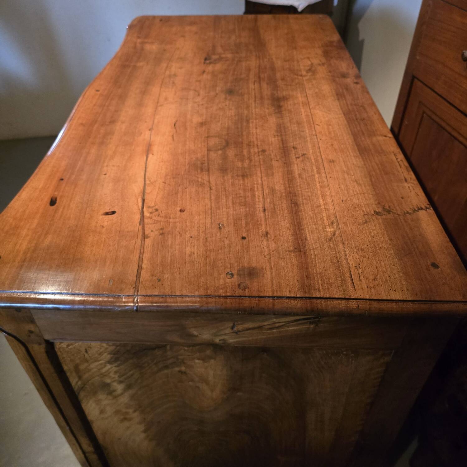 Curved Louis XV commode, 18th century.