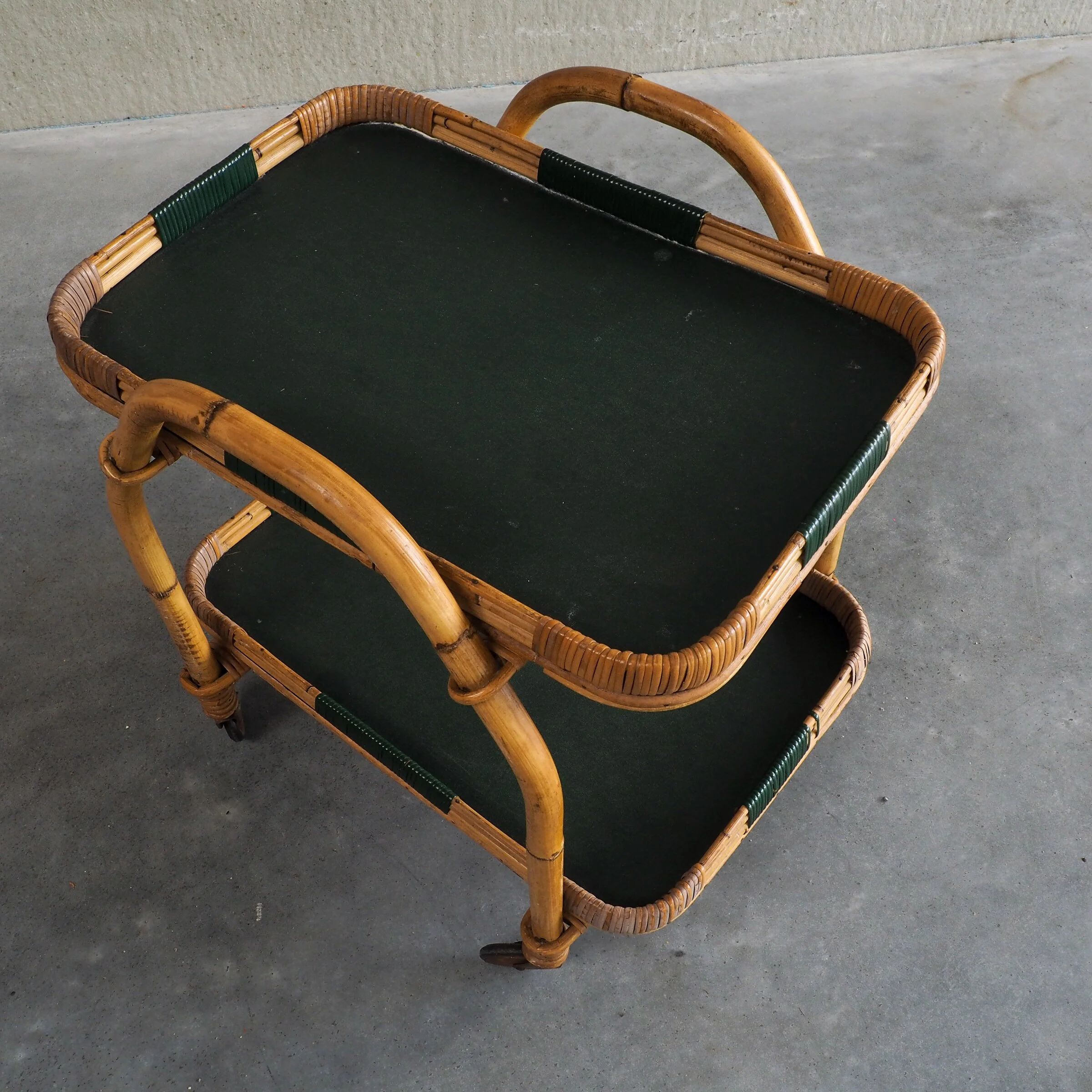 Chariot de service en bambou vintage