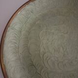 Plat cloisonné et laiton