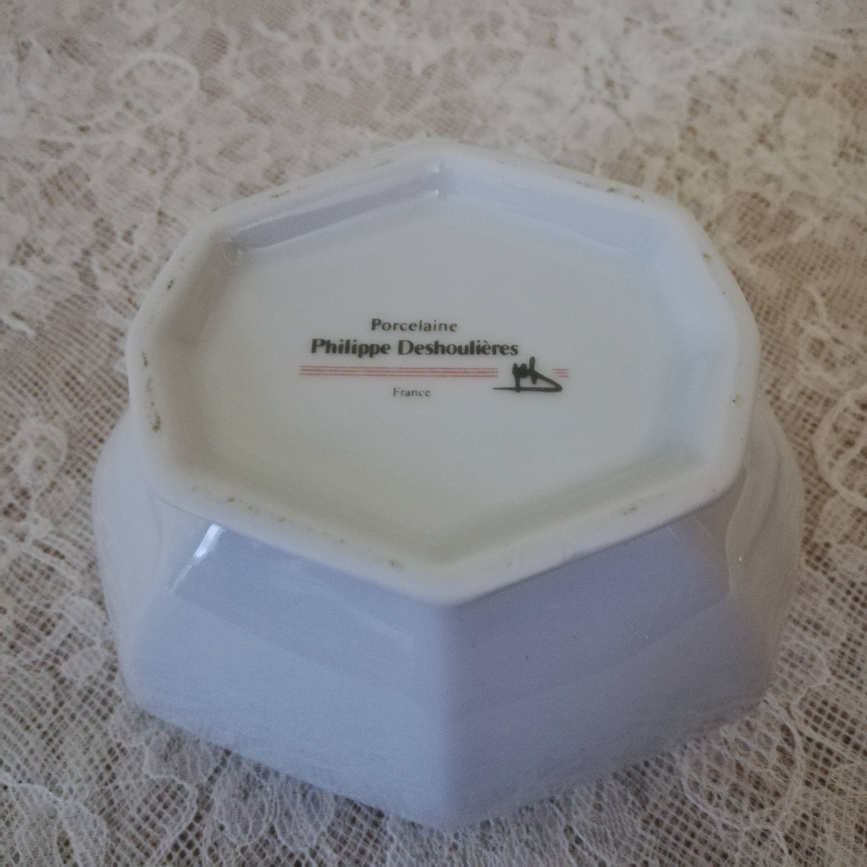 Sugar bowl or candy bowl