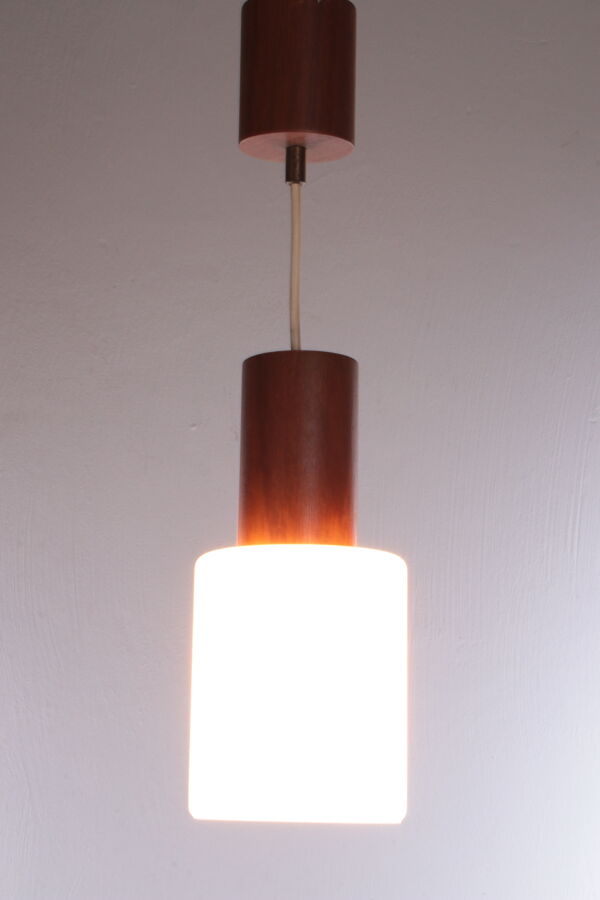 Suspension vintage Louis Kalff en teck verre opale, années 1950