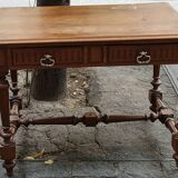Bureau plat ancien en bois à deux tiroirs