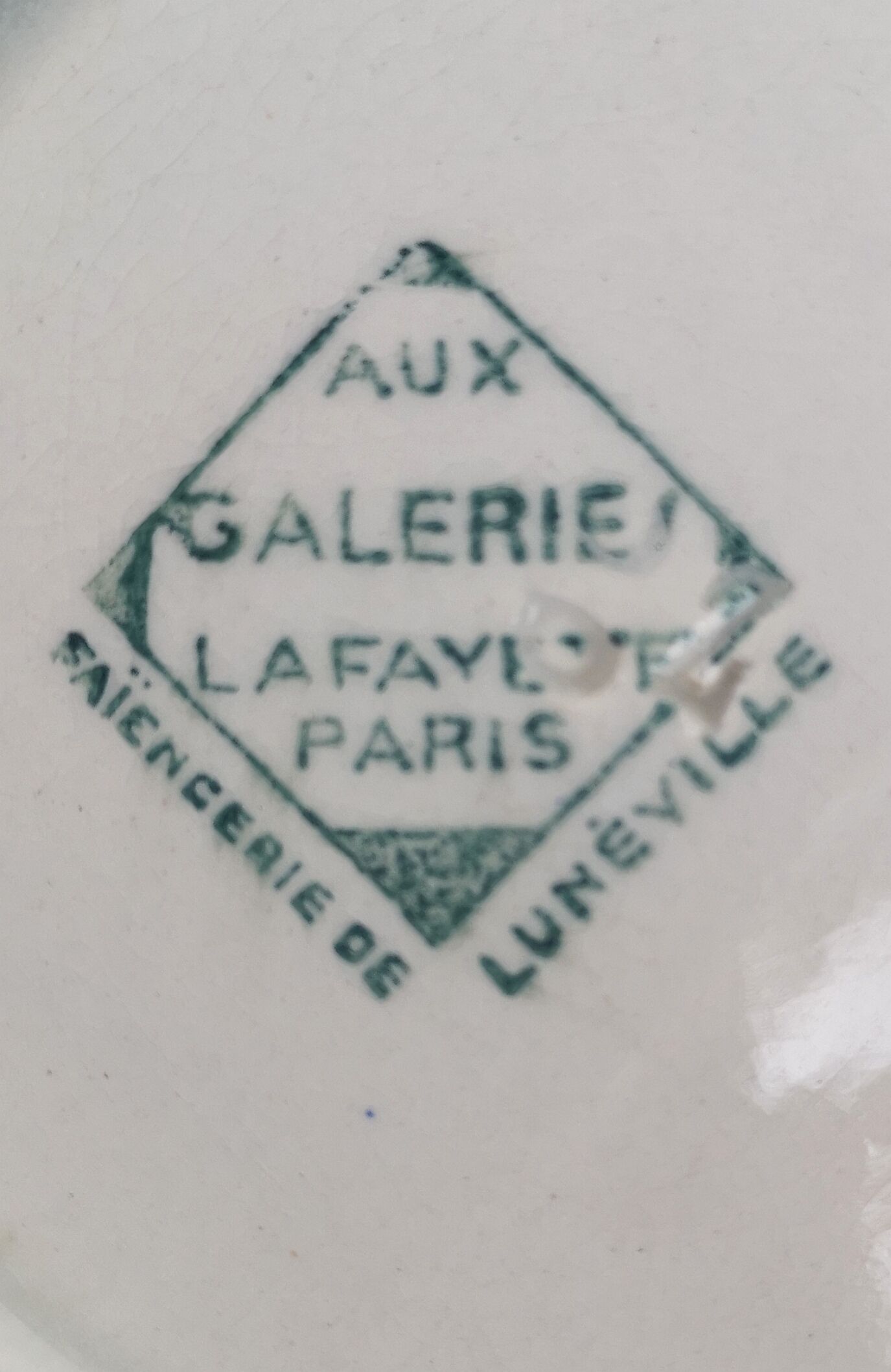 Art Deco coffee cups Galeries Lafayette
