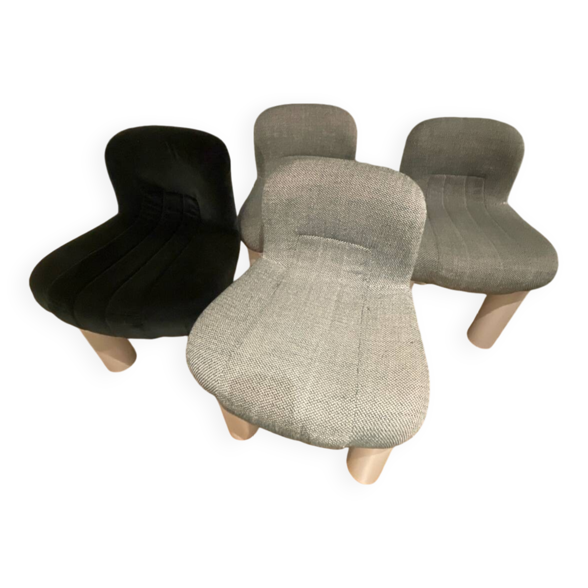 Botolo table chairs by Arflex