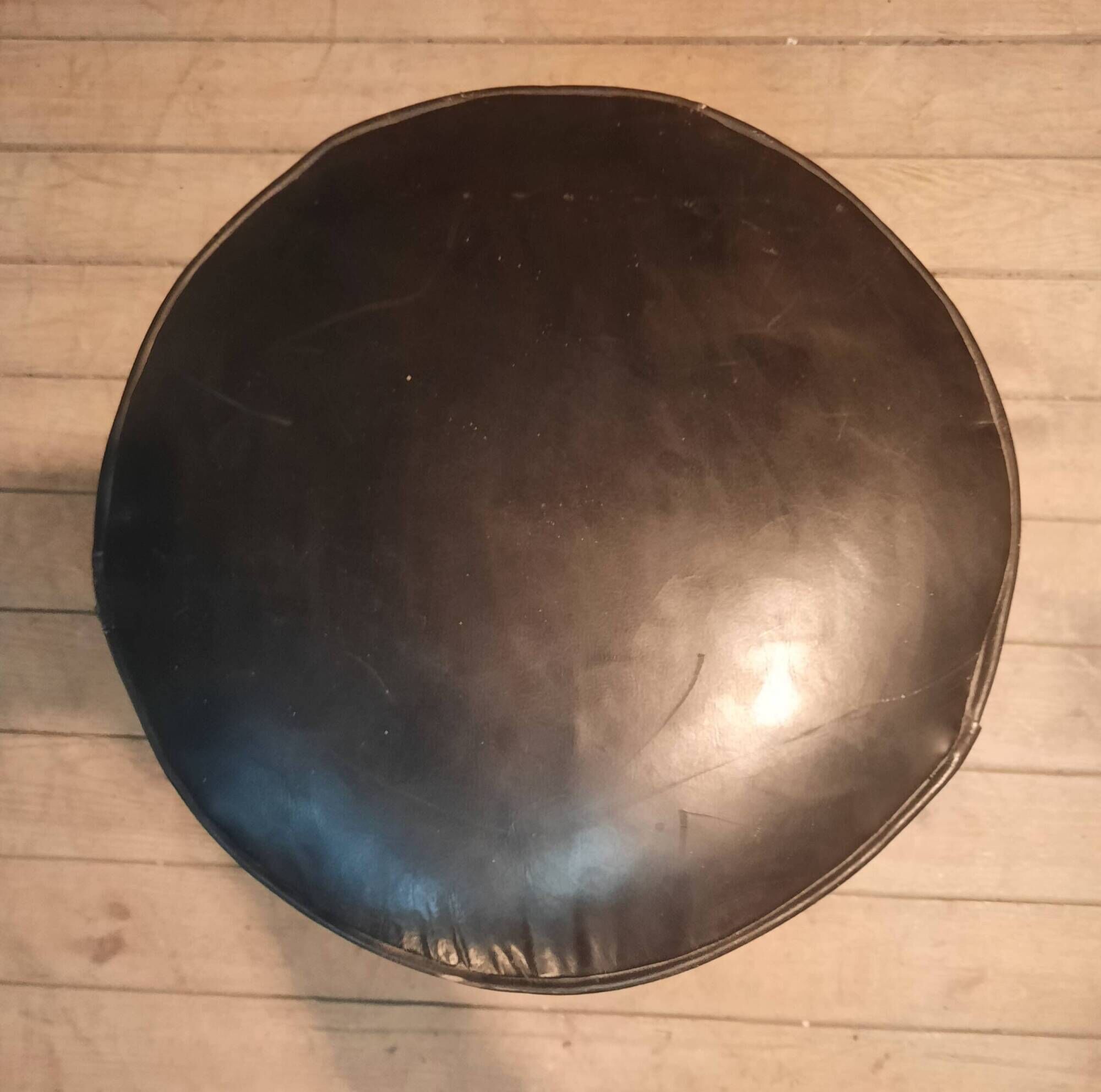 Hexagonal stool with adjustable height