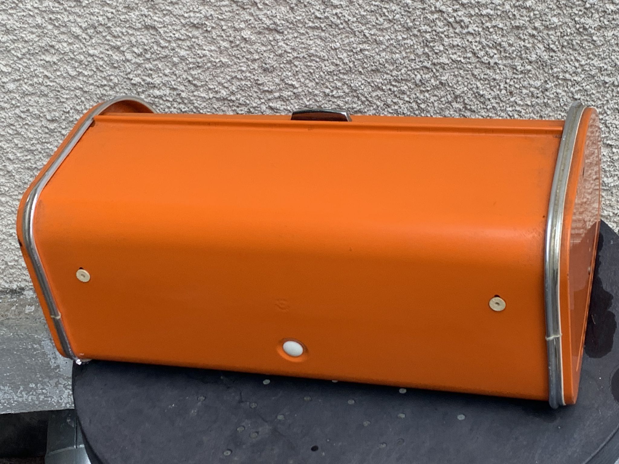 Bread box orange metal and its vintage knife 1970