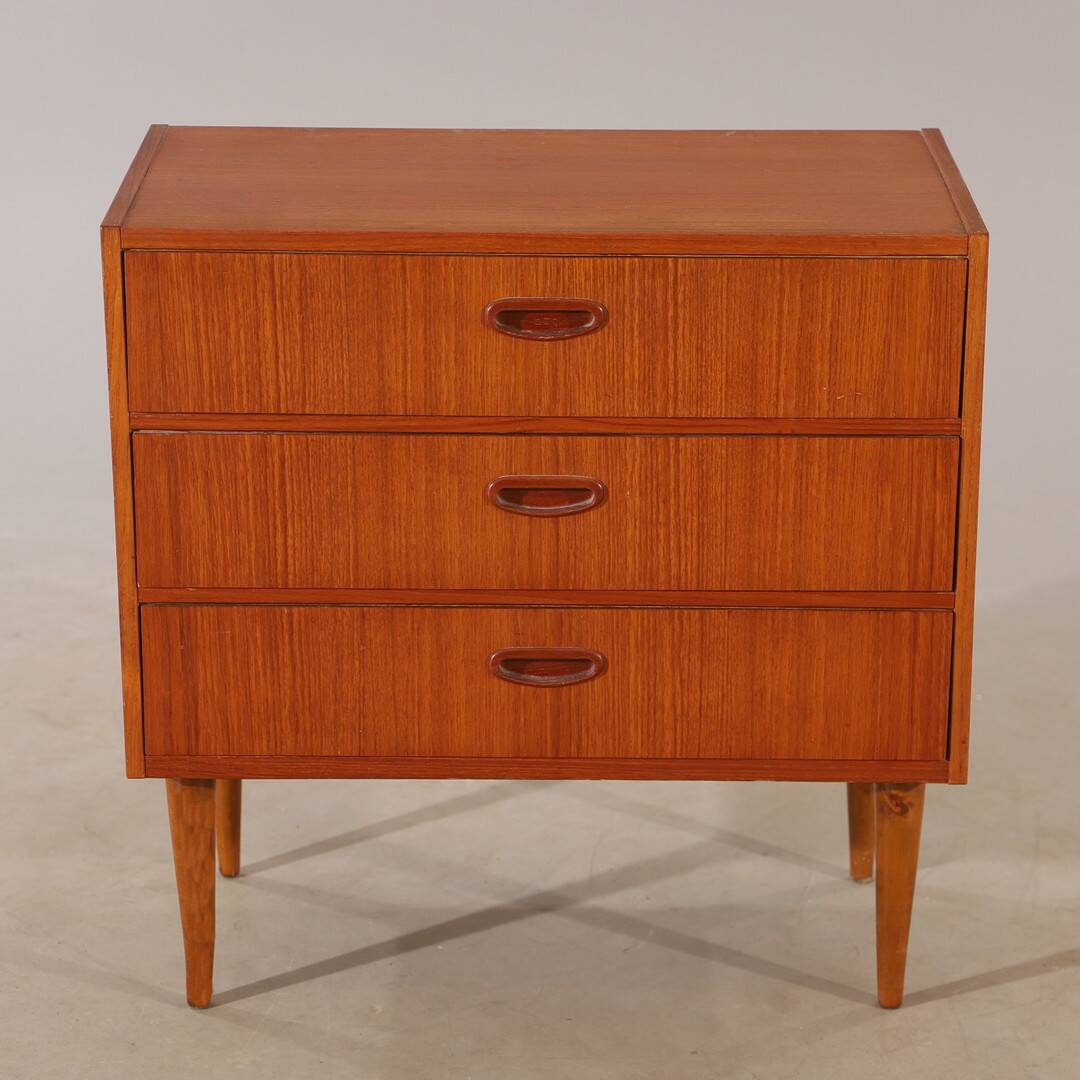 Vintage chest of drawers 3 drawers spindle feet Denmark