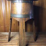 Ancien tabouret forme tonneau bois brut + cerclages métal vintage