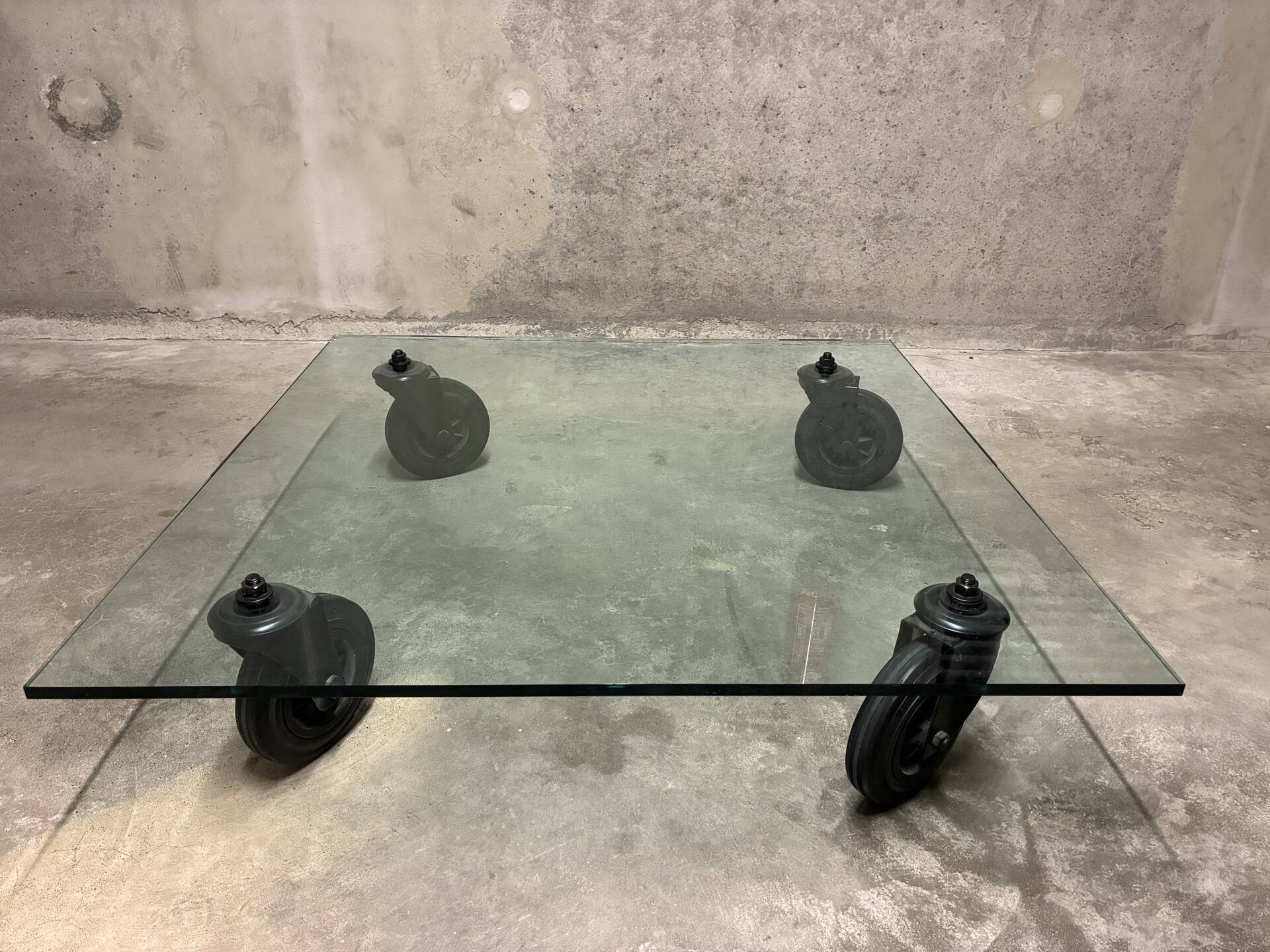 Table basse Gae Aulenti par Fontana Arte