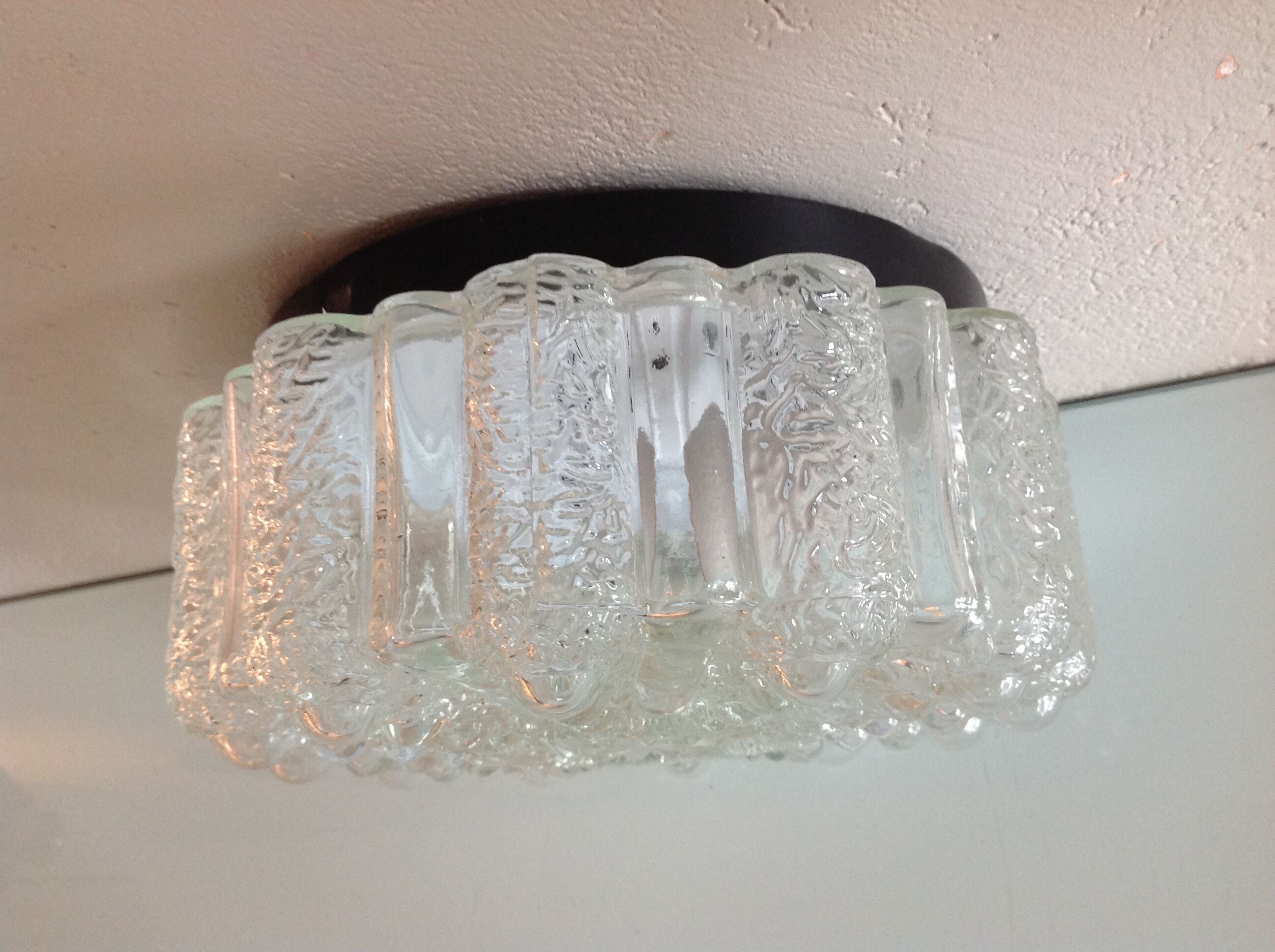 Round ceiling lamp in bubbled glass / vintage 60s-70s