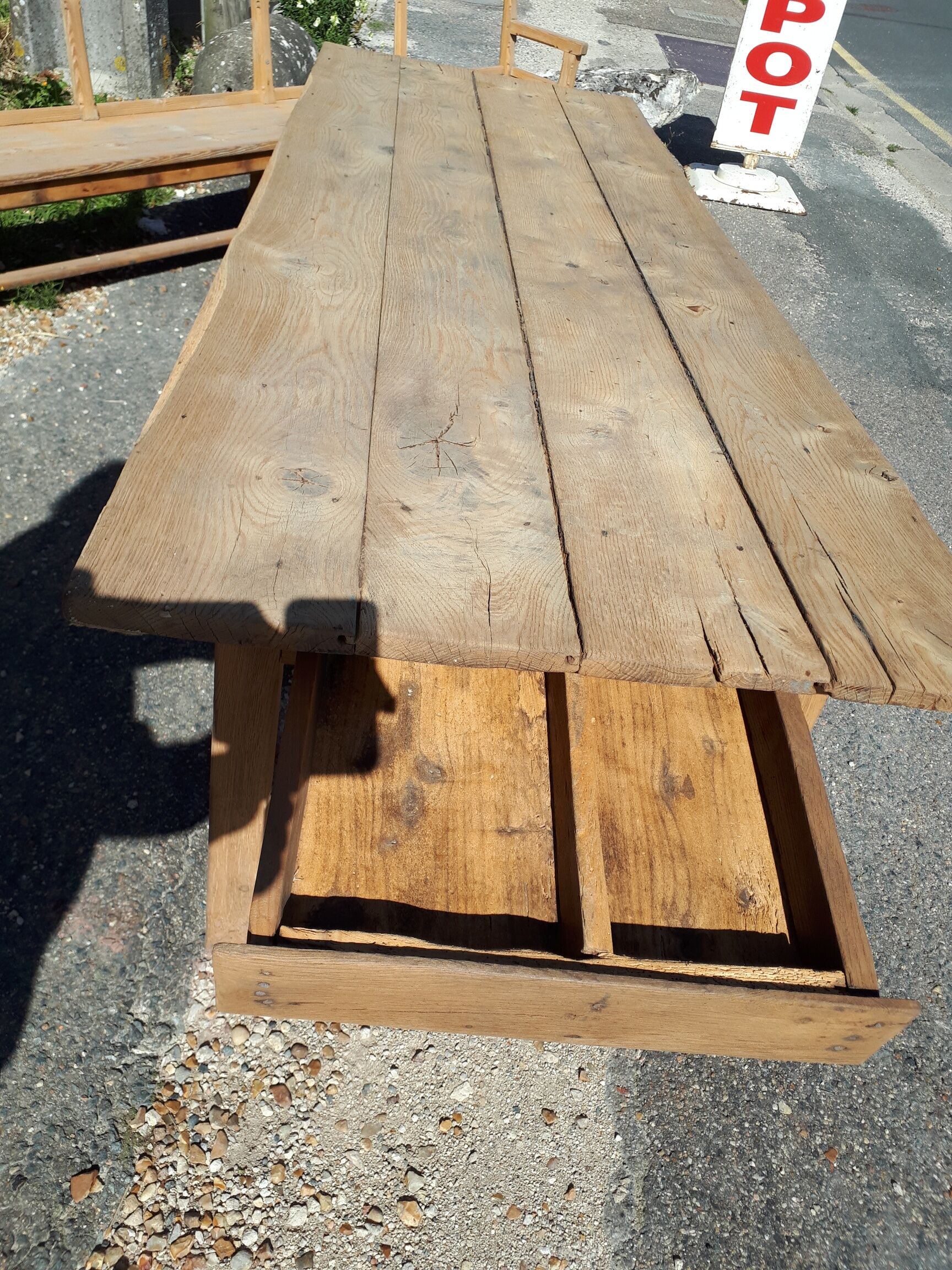 Table farm raw wood