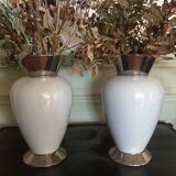 Paire de vases blanc et argenté style émail craquelé