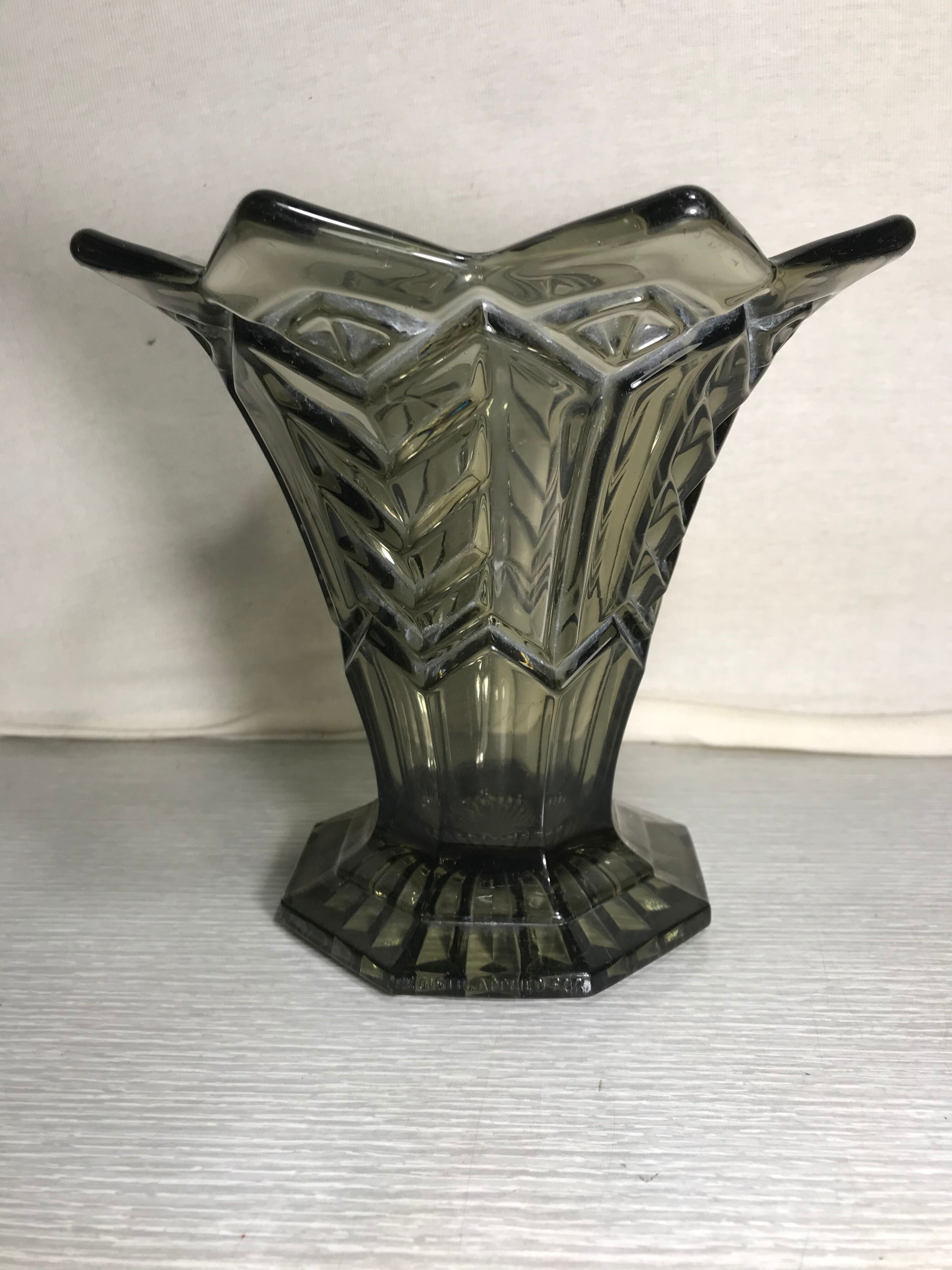 Vase ancien art deco verre moule fumé forme étoile années 30 vintage