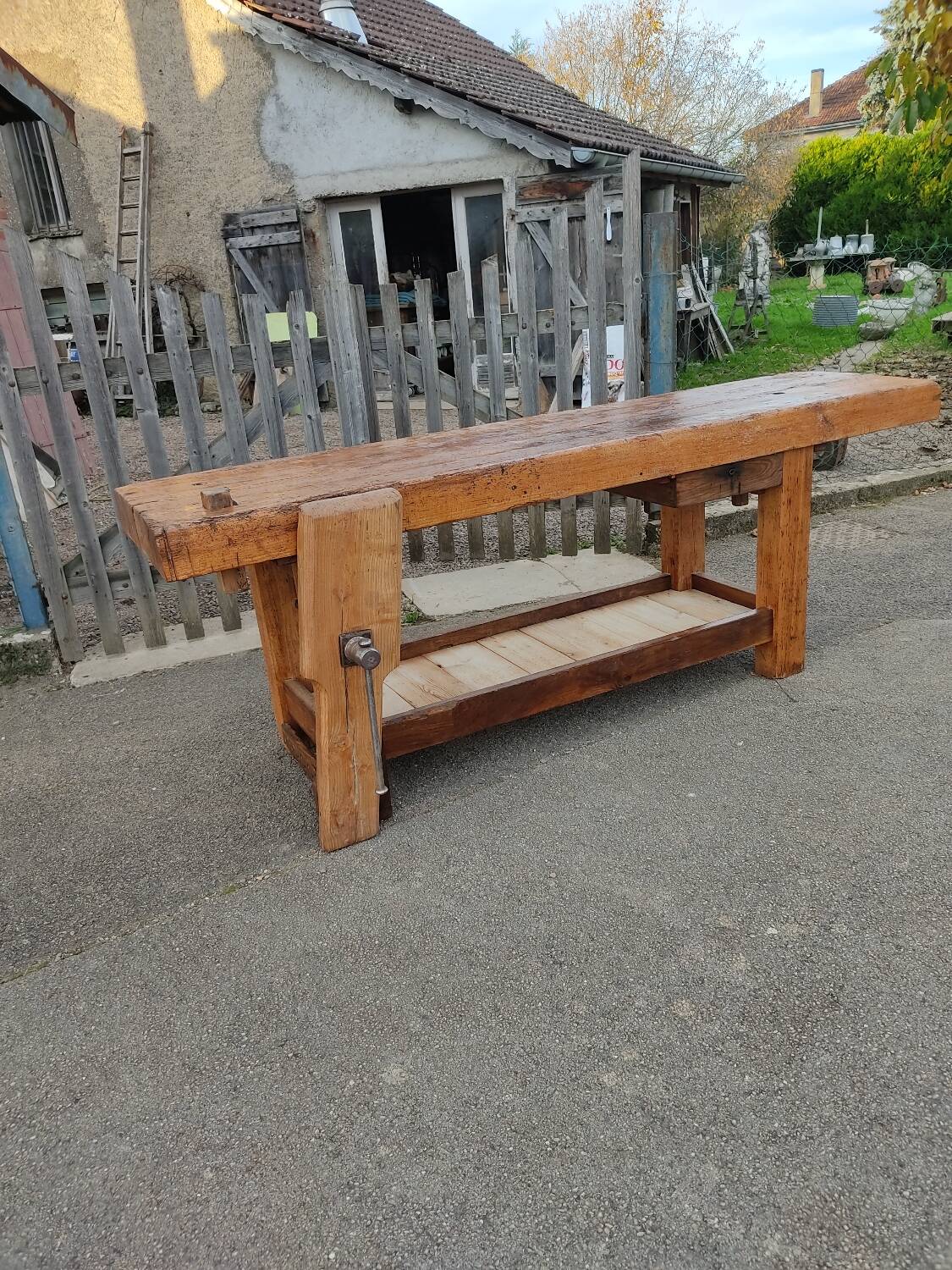 Carpenter's workbench