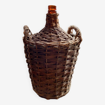 Wicker demijohn