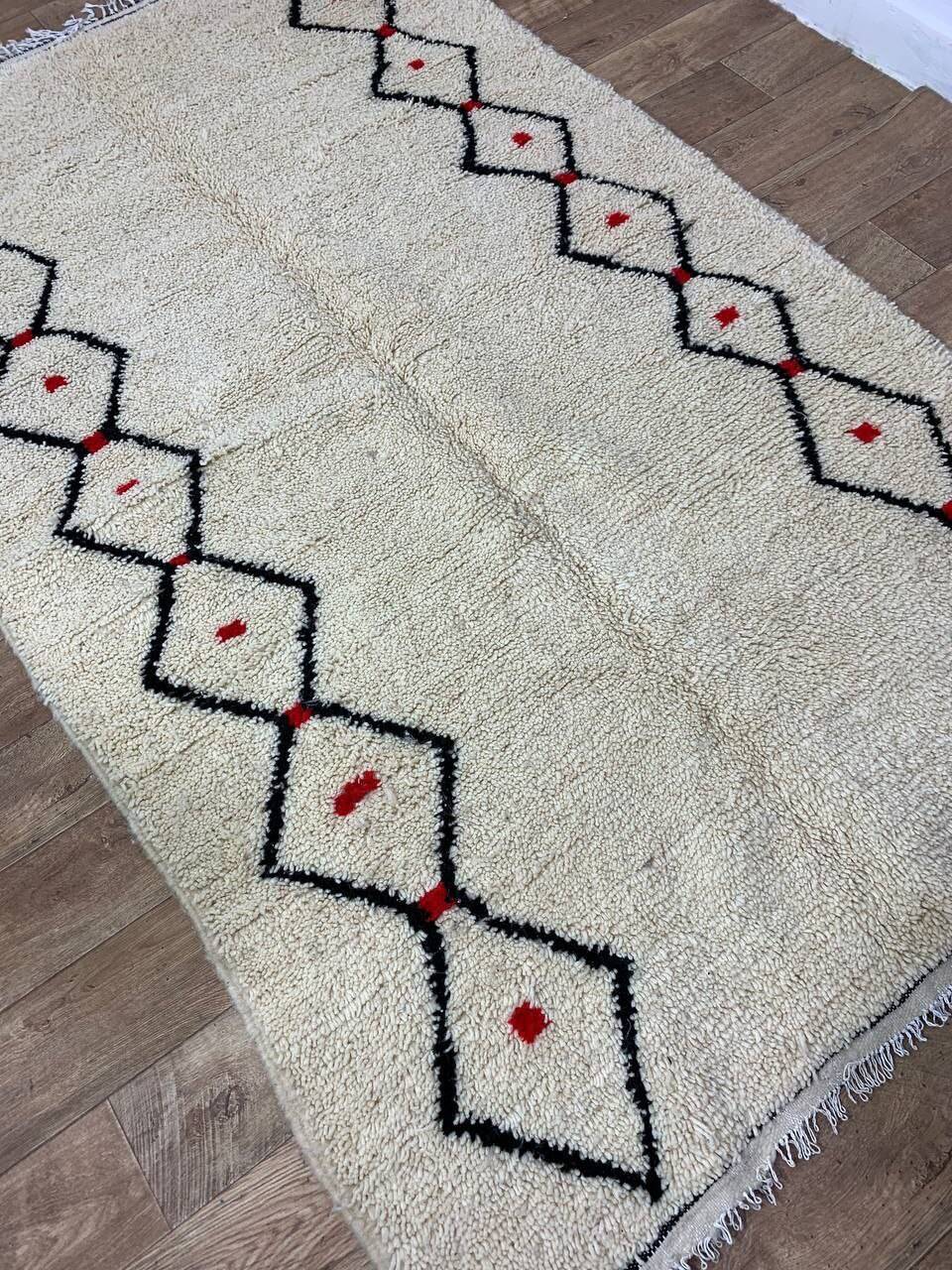 Handmade Moroccan Berber rug 253 X 153 CM