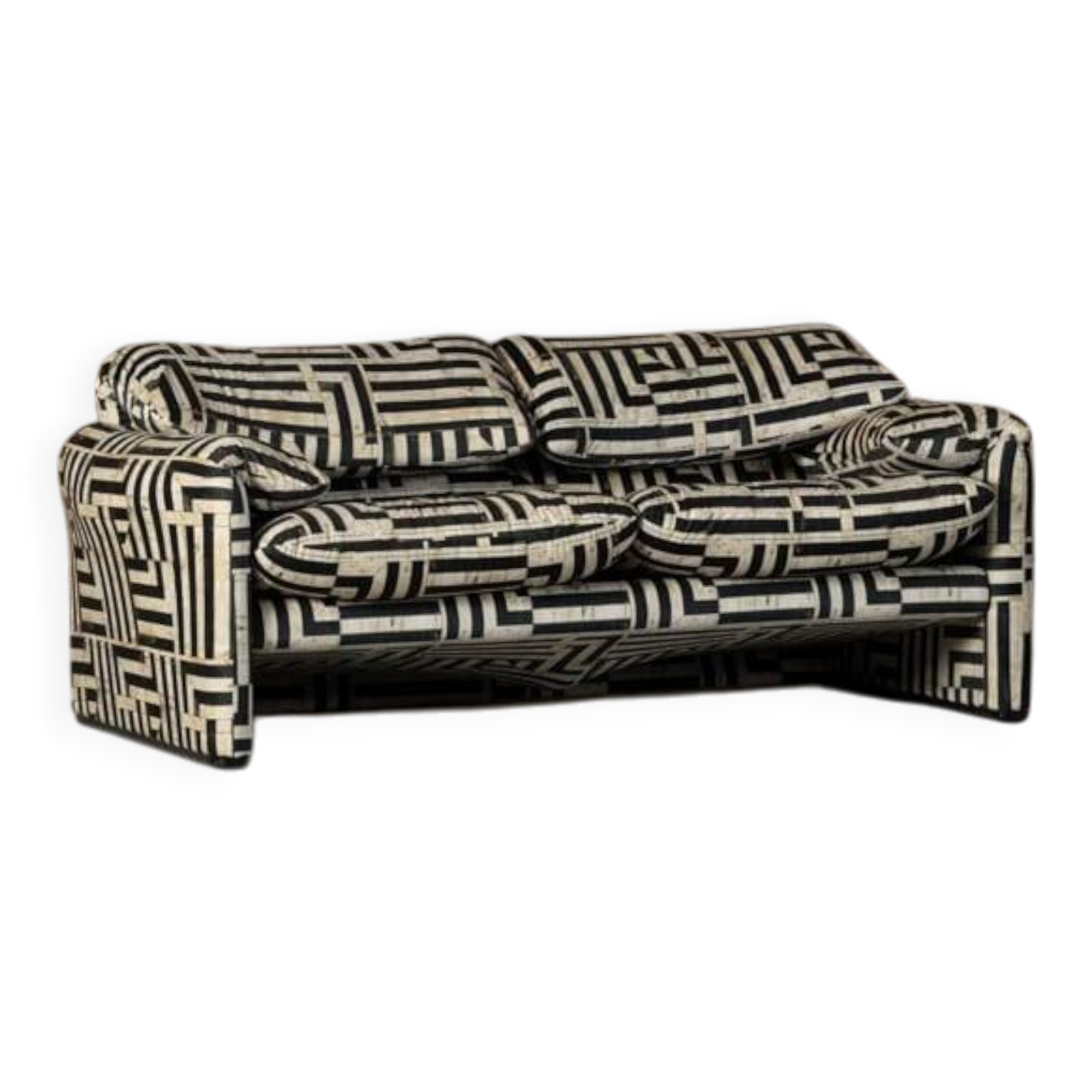 Vintage Maralunga two-seater sofa by Vico Magistretti for Cassina (1970) in Myth velvet