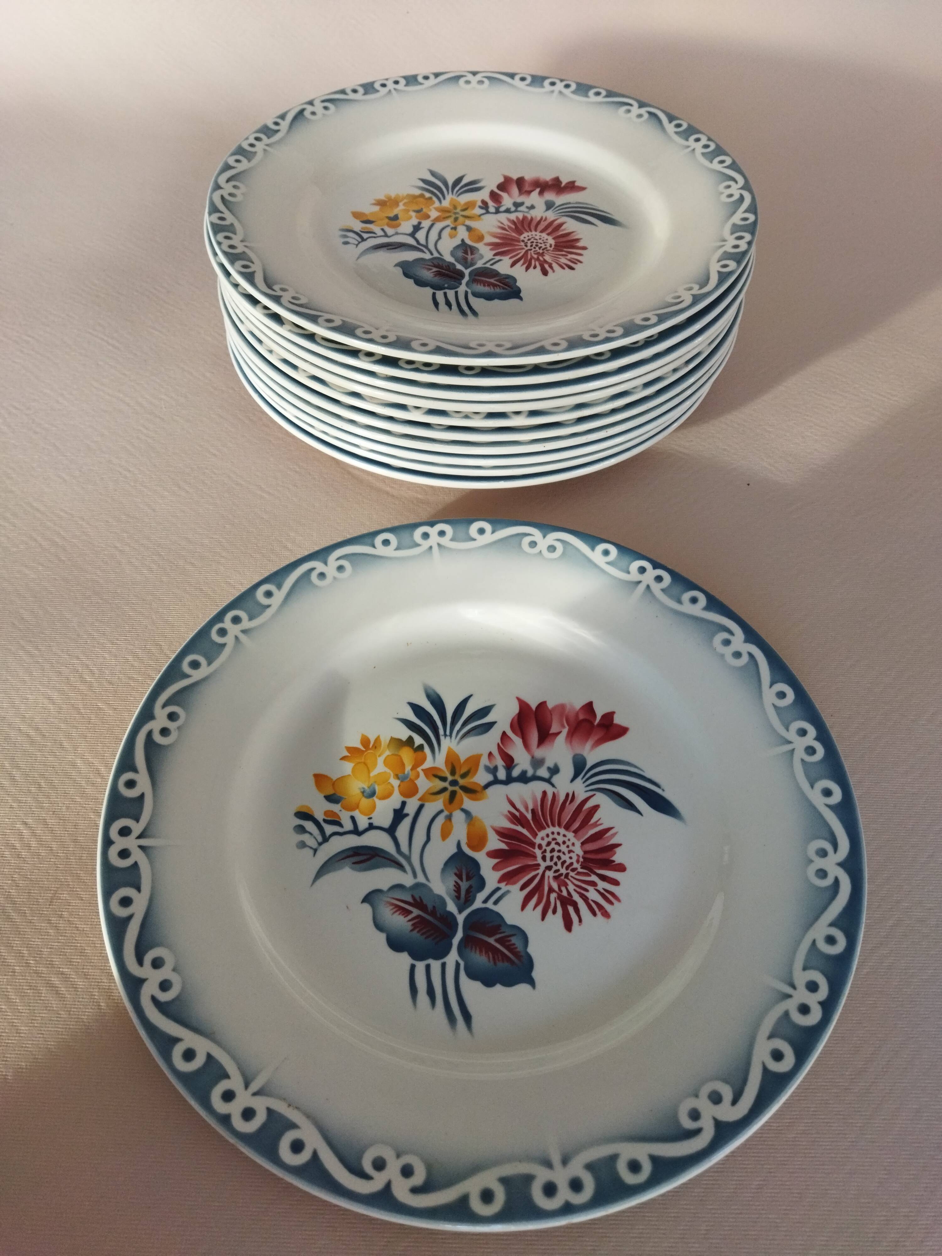 11 plates Digoin Sarreguemines "Gérard"