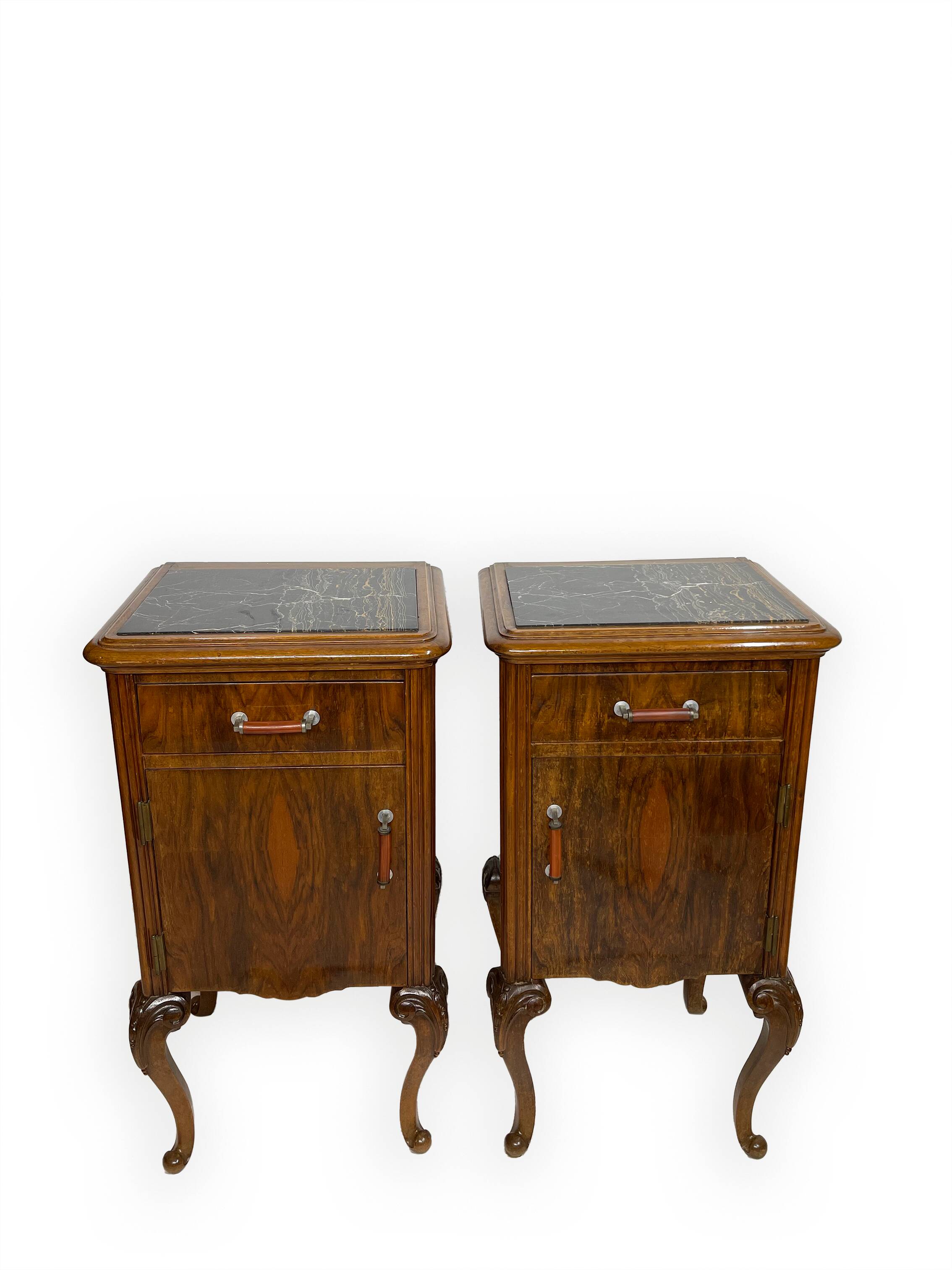 Tables de chevet italiennes en noyer, années 1930/1940