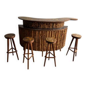 Bar tiki en bambou fait - main