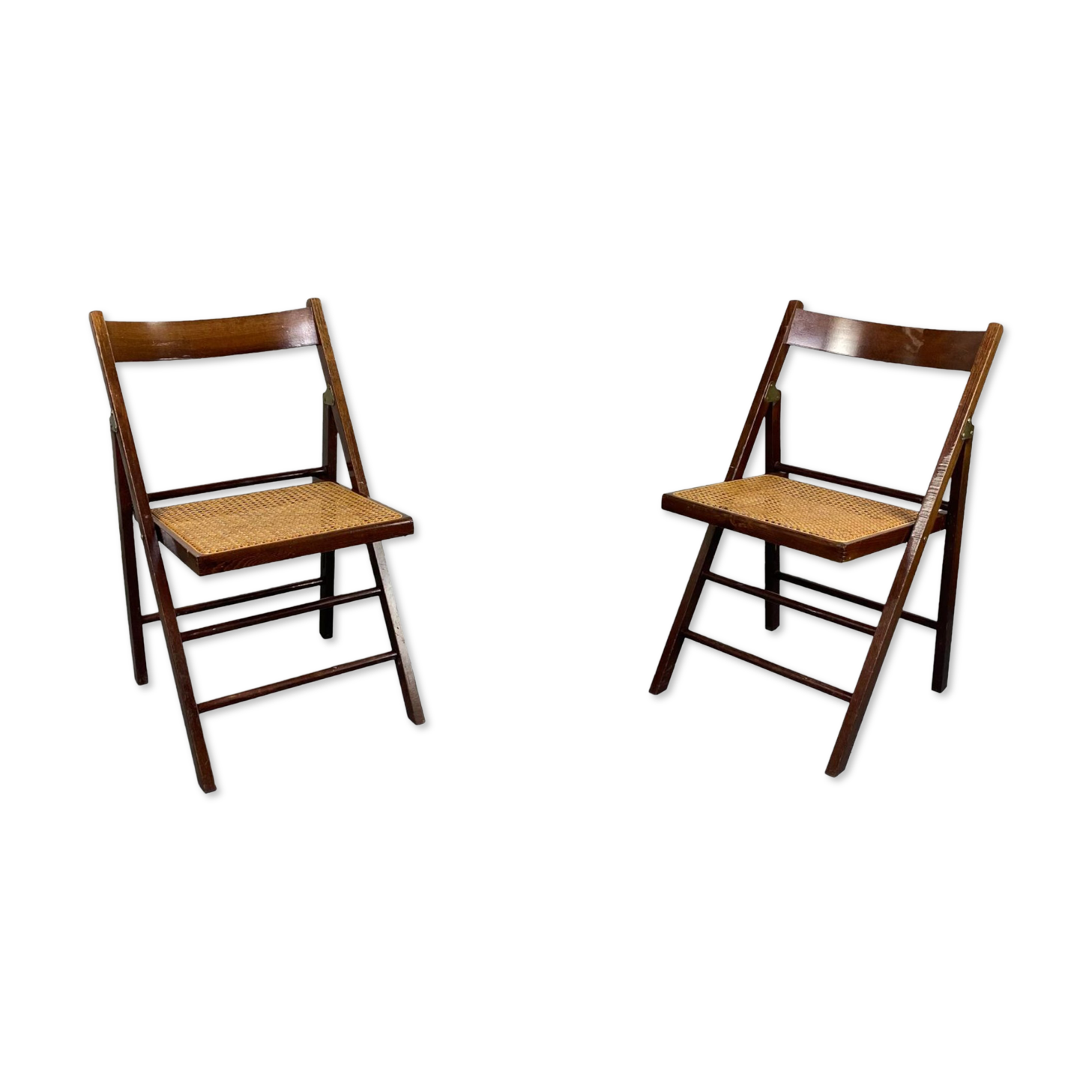 Lot folding chairs in canning