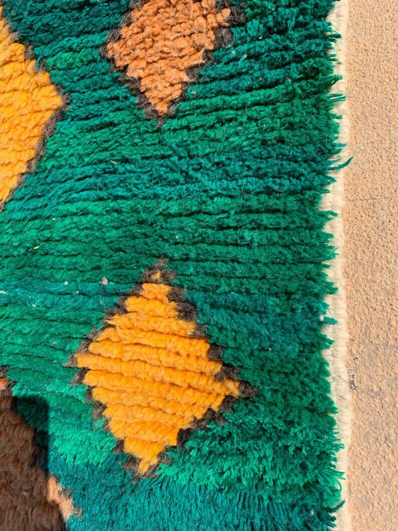 Pure wool rug, size 150 x 250 cm