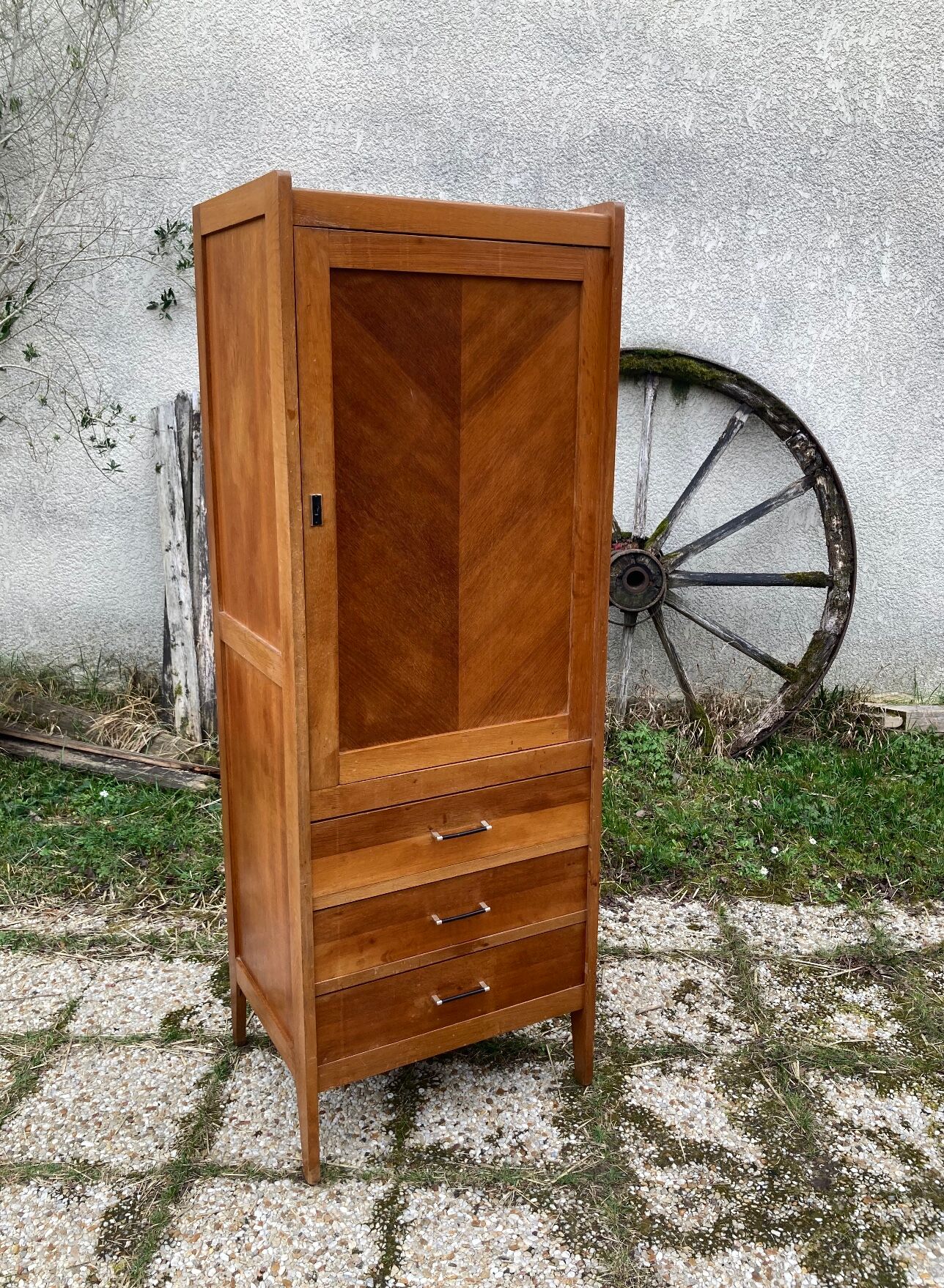 Vintage knitted bonnet feet compass