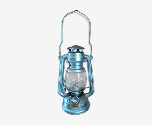 Storm lamp