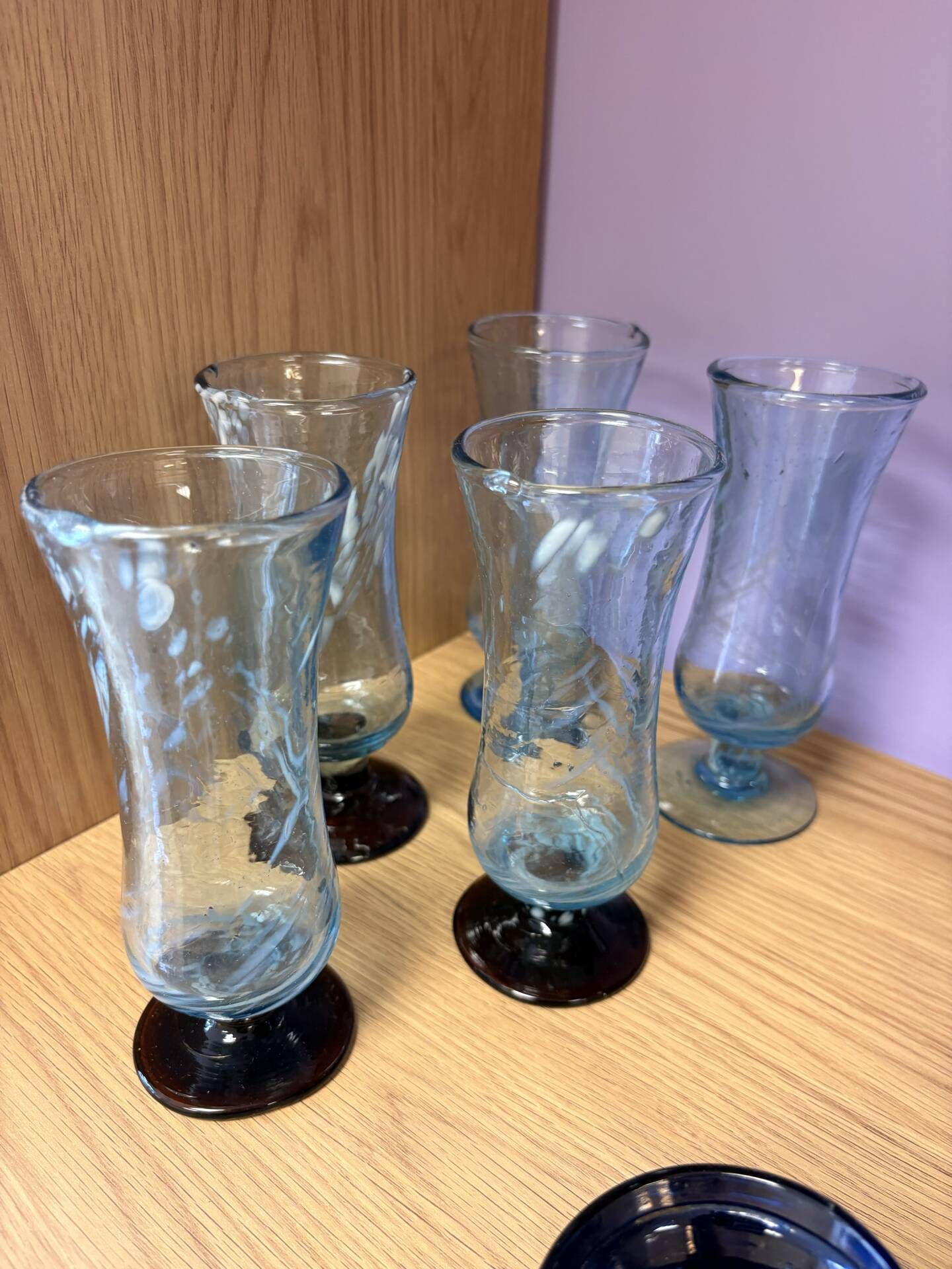 Set of 5 champagne flutes / hand-blown glass juice glasses.