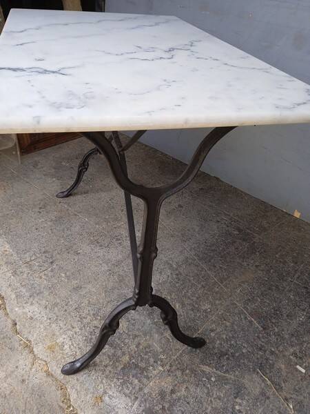Bistro table for 4 people in white marble