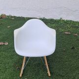 Rocking chair by Charles and Ray Eams ed vitra