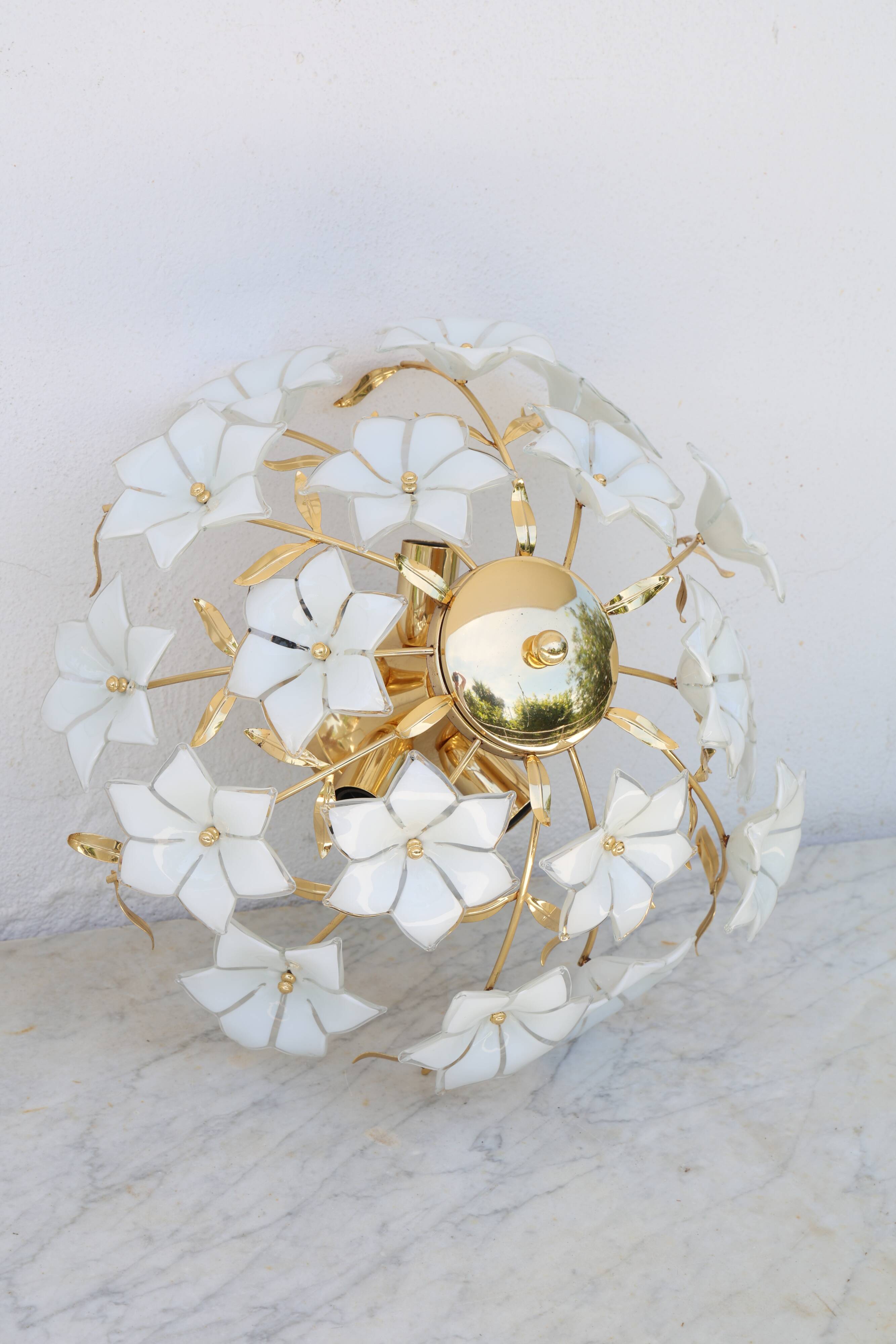 Grace Kelly, Delicious Murano Ceiling Light White Flowers, 1980