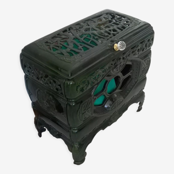 Enamelled cast iron stove for decoration