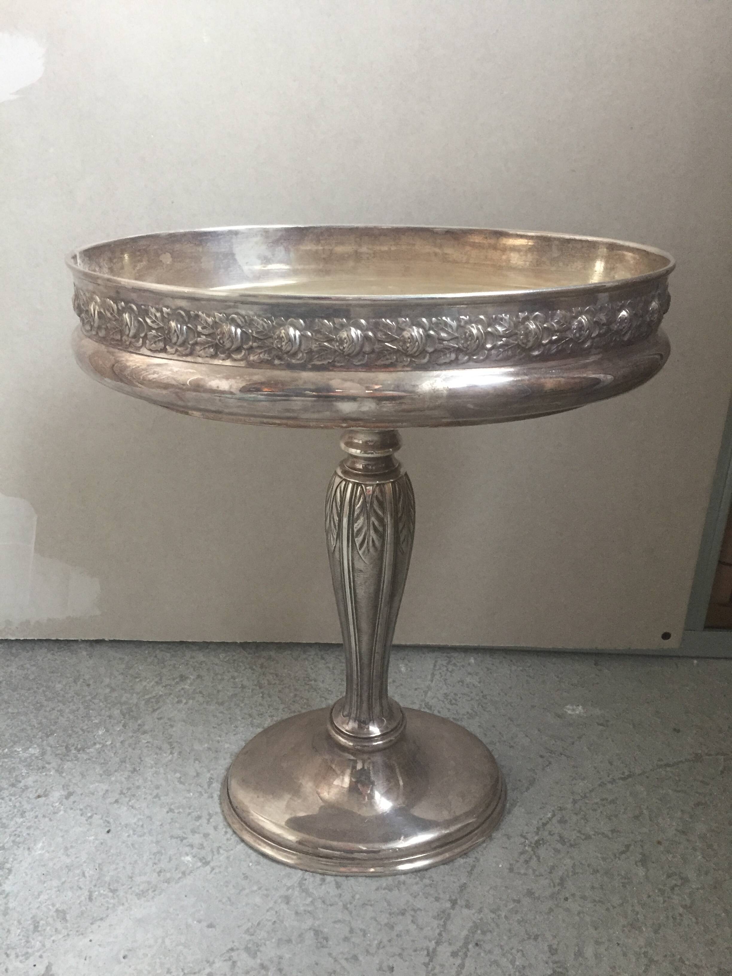 Silver metal stand cup