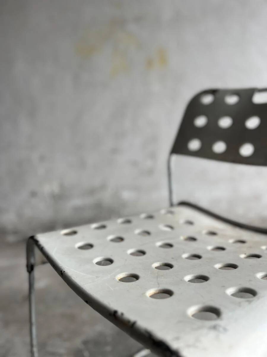 White Lacquered Steel Omstak Chair by Rodney Kinsman for Bieffeplast (1971) Industrial Sled Base