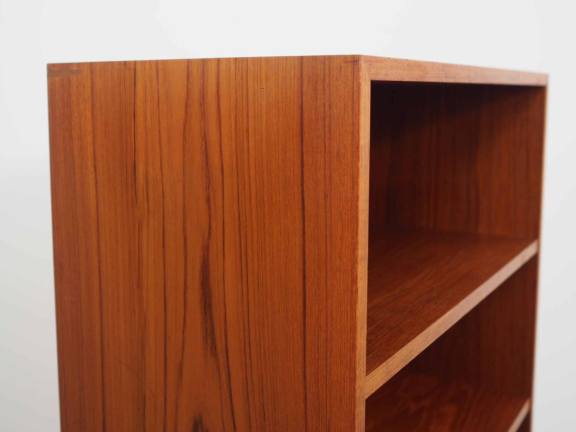 Bookcase made in the 1970s by the Danish factory Domino Møbler.