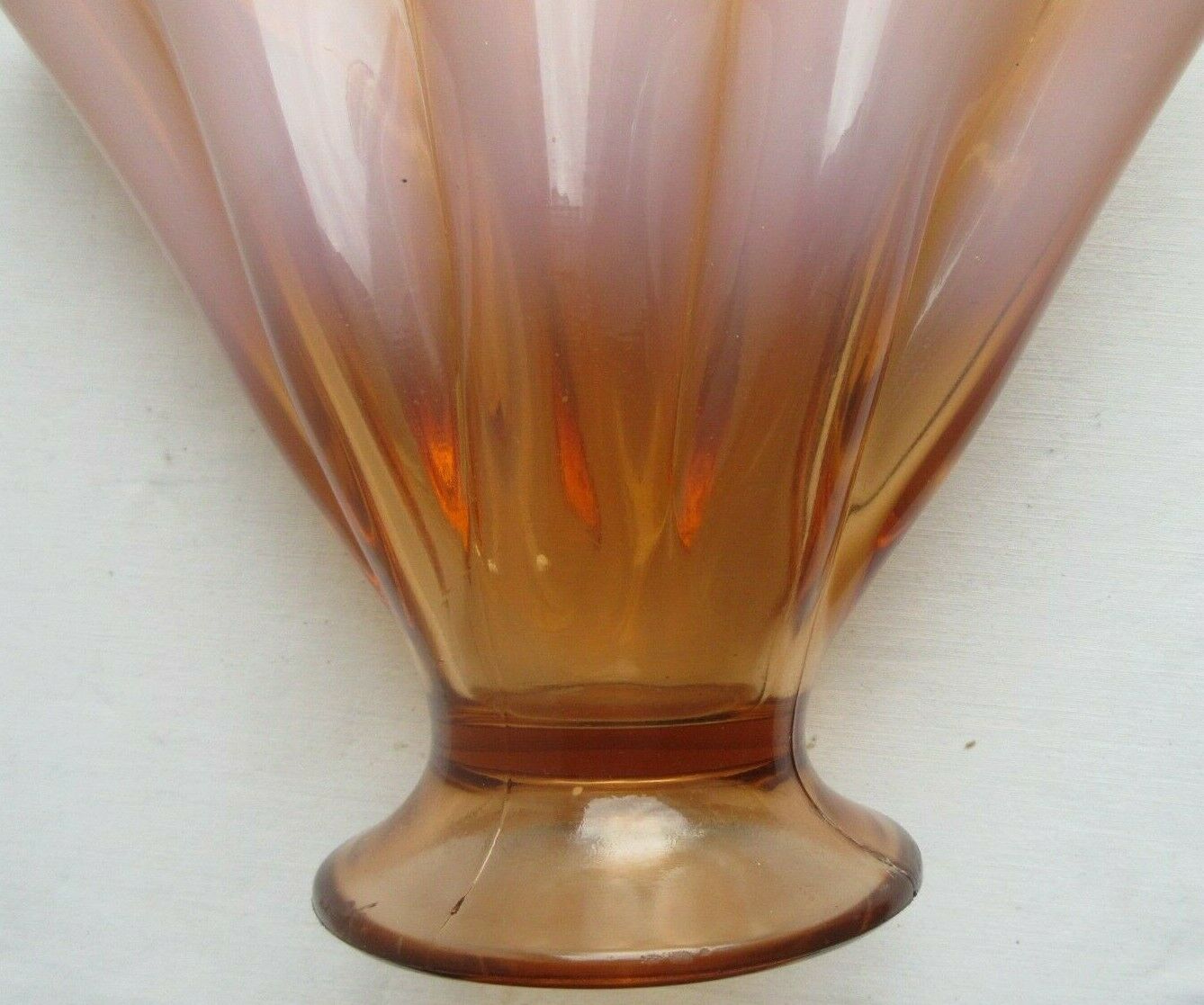 Art deco vase shape curved fan brown glass and pink opaline