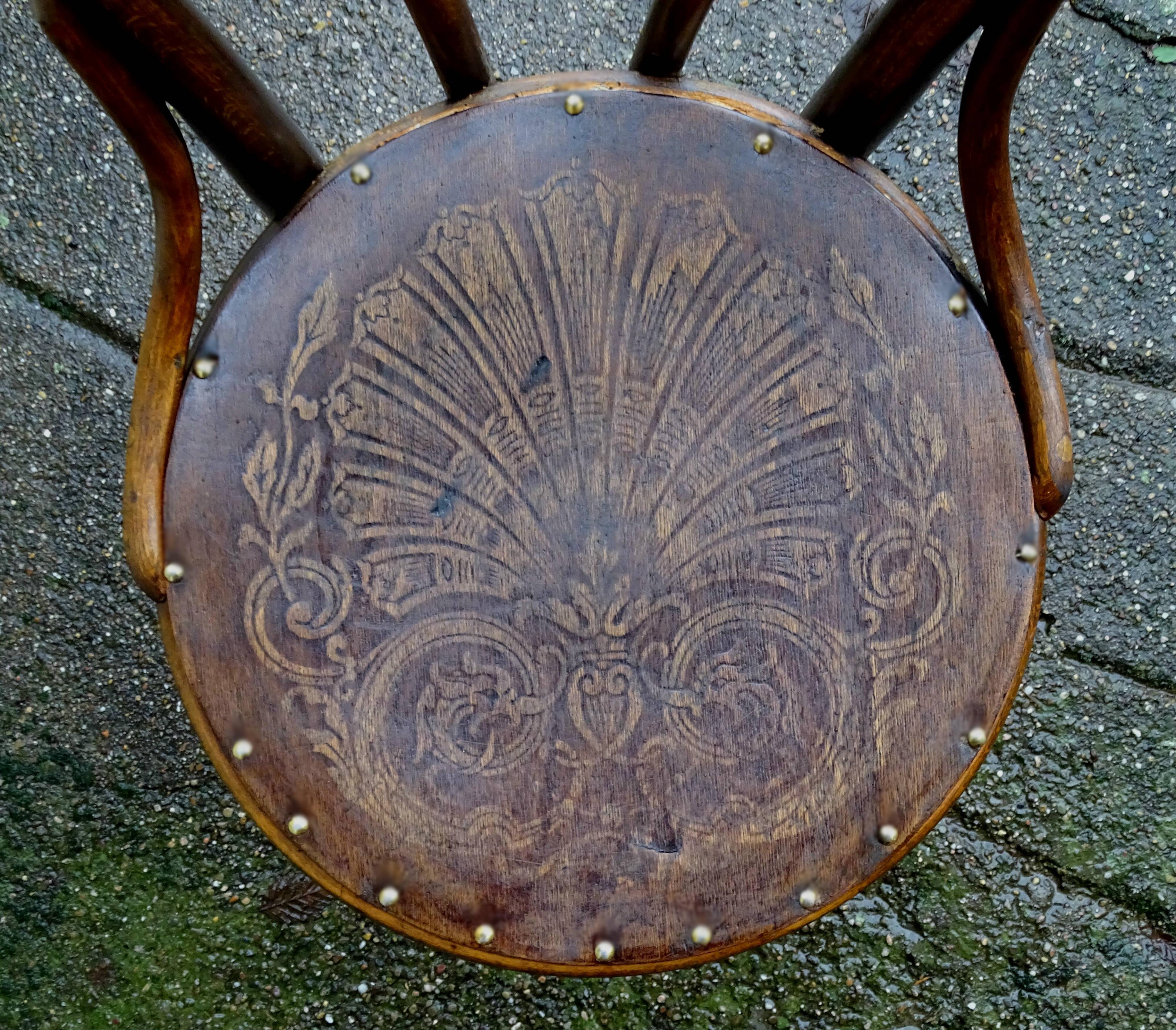 Set of 4 Thonet and Mundus Bistrot chairs 1910 to 1930