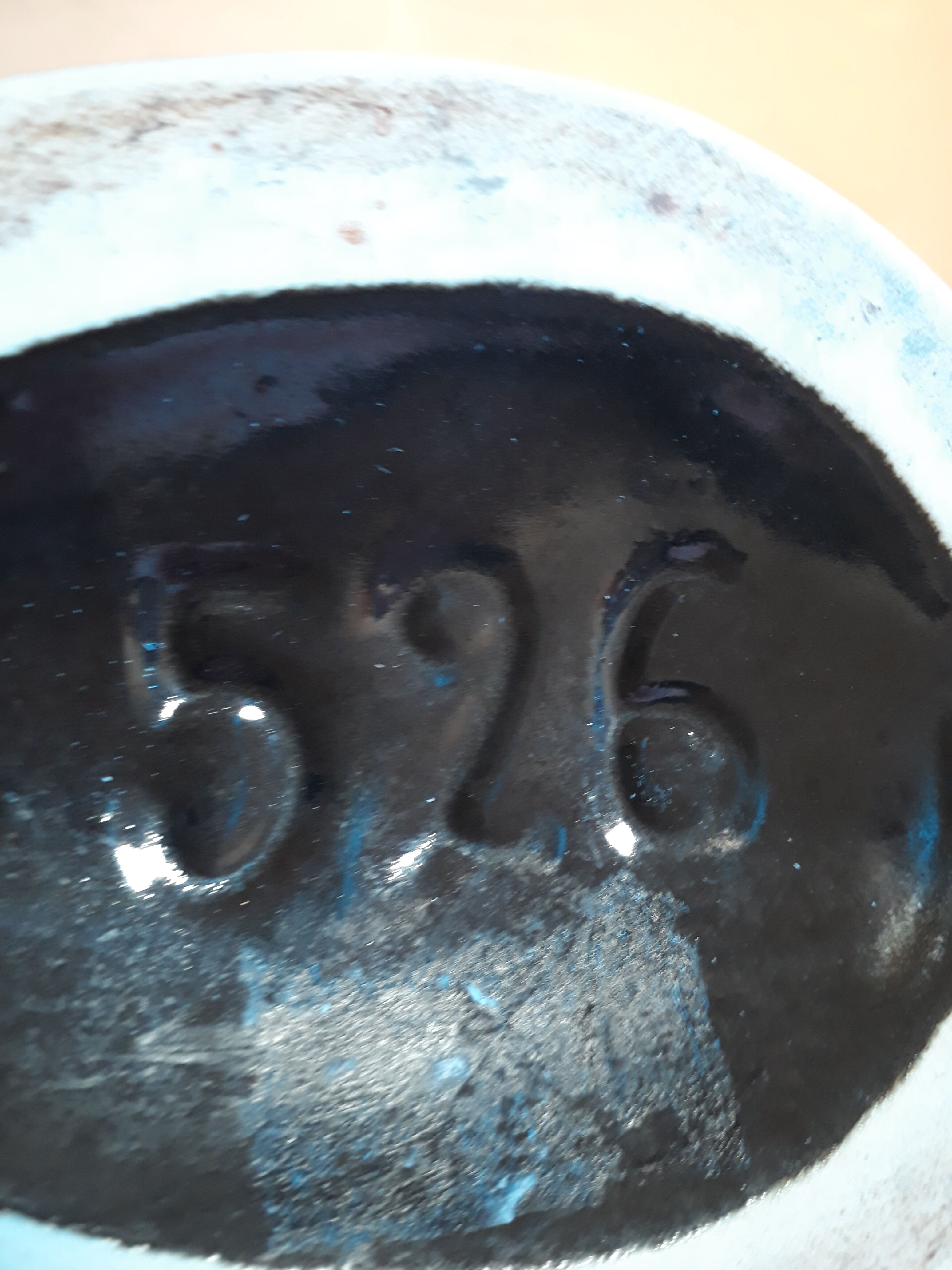 vase disign 1960 sign 29x16