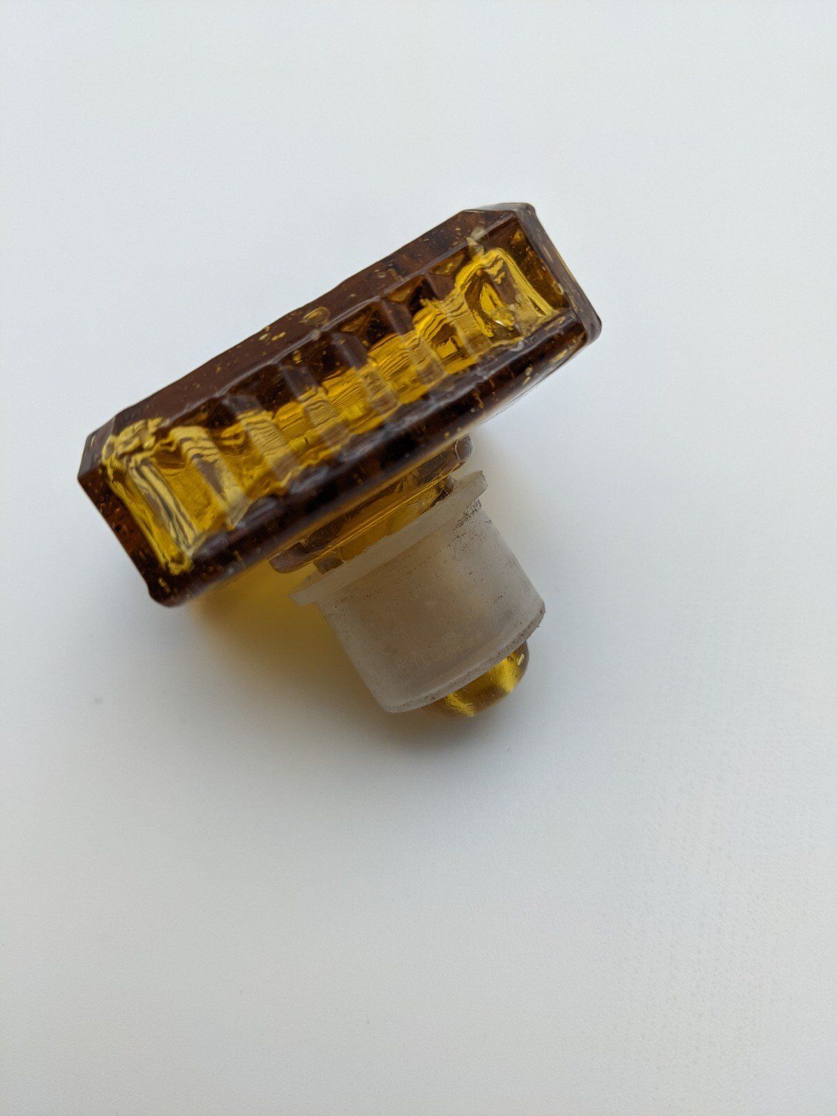 small square carafe, smoked brown