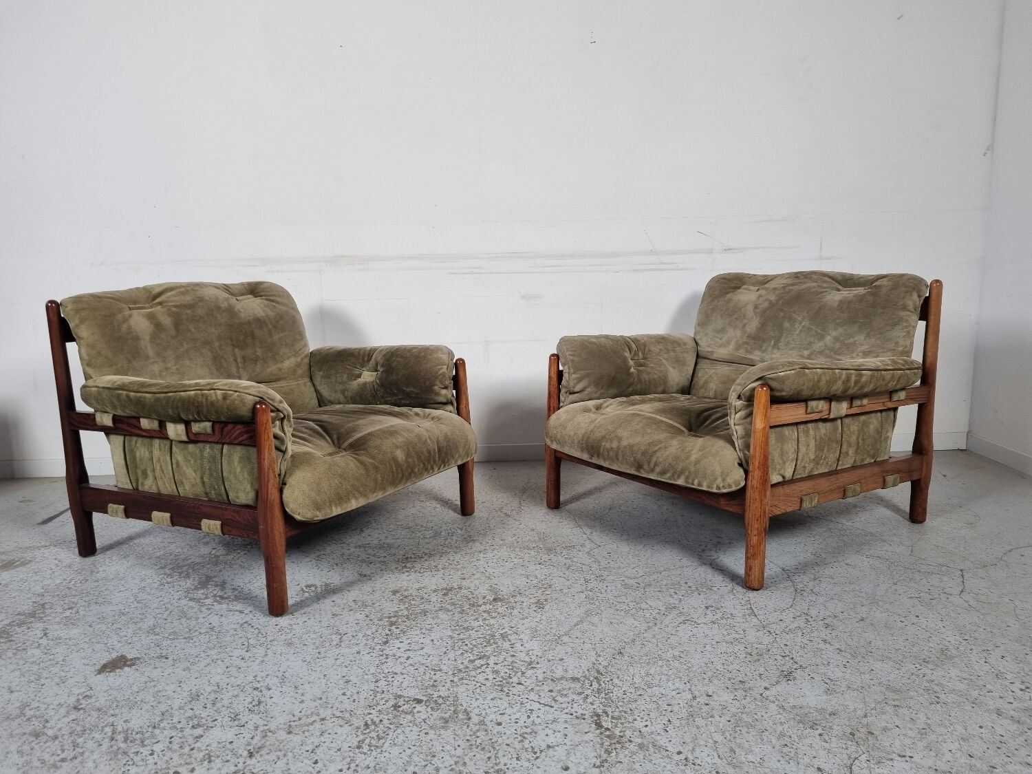 Pair of Brazilian rosewood armchairs, 70s