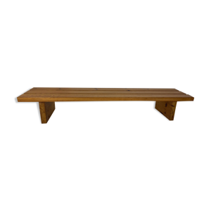 banc à lattes en bois
