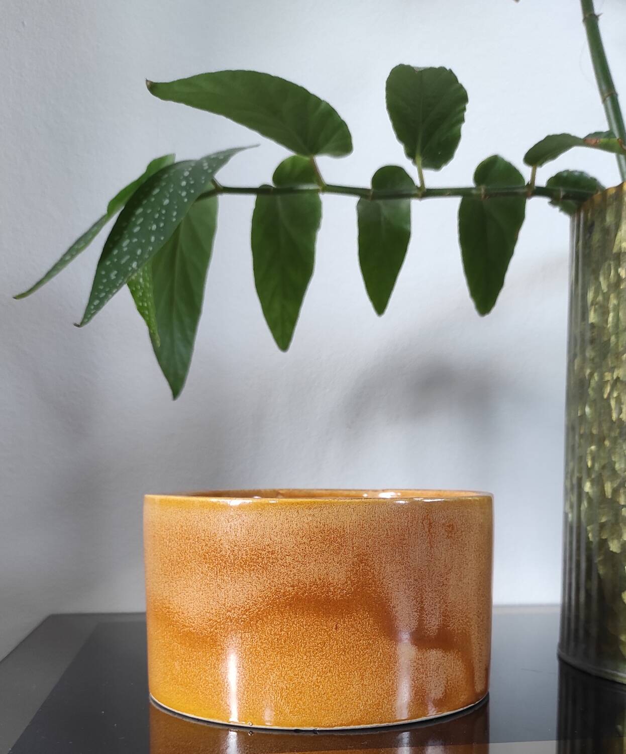 Vintage 1970s cache-pot in glazed ceramic
