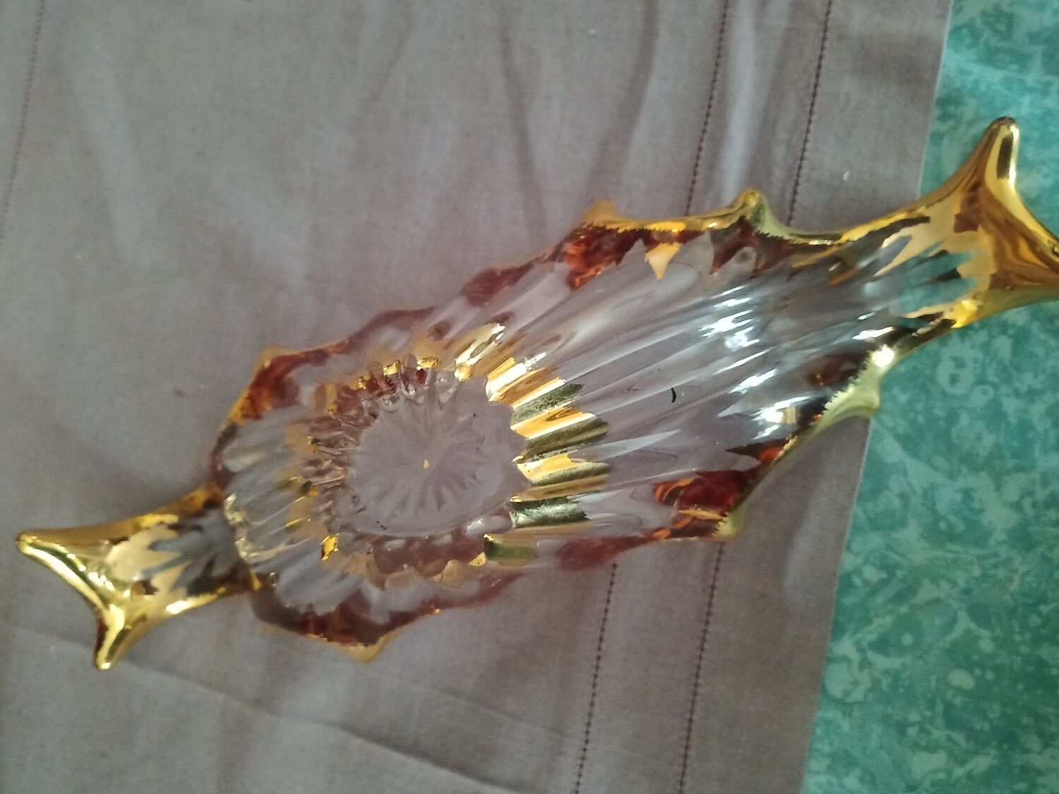 Crystal table centrepiece in very good condition.