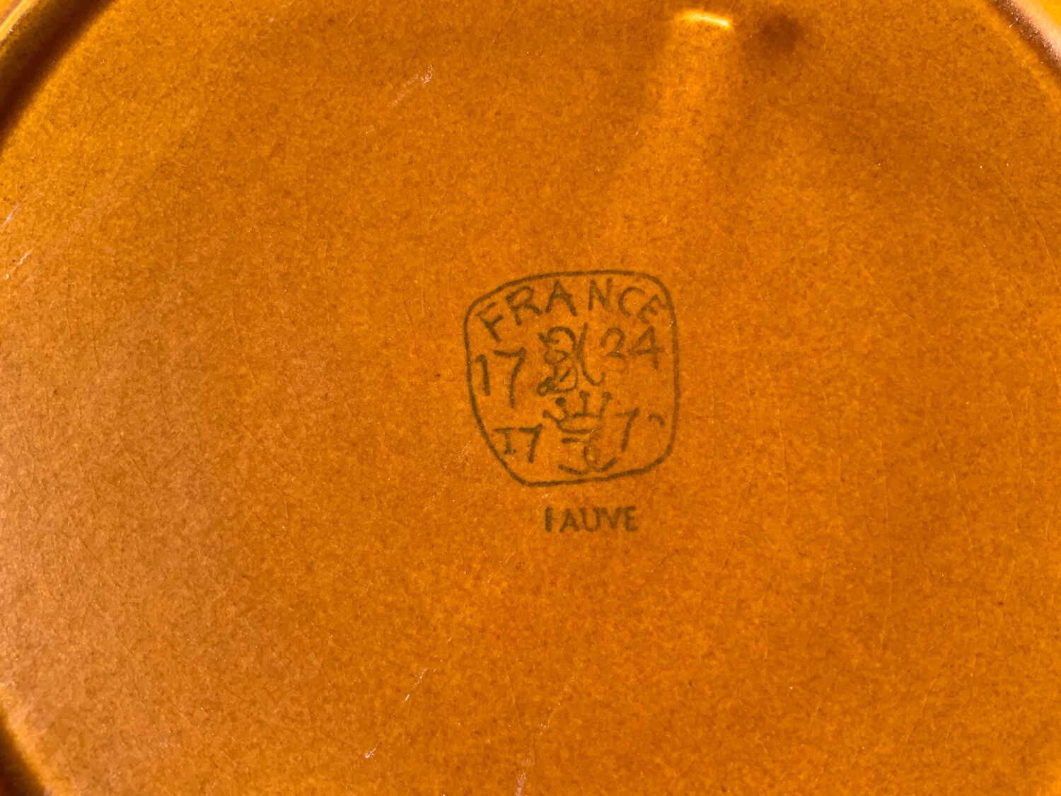 Vintage round dish