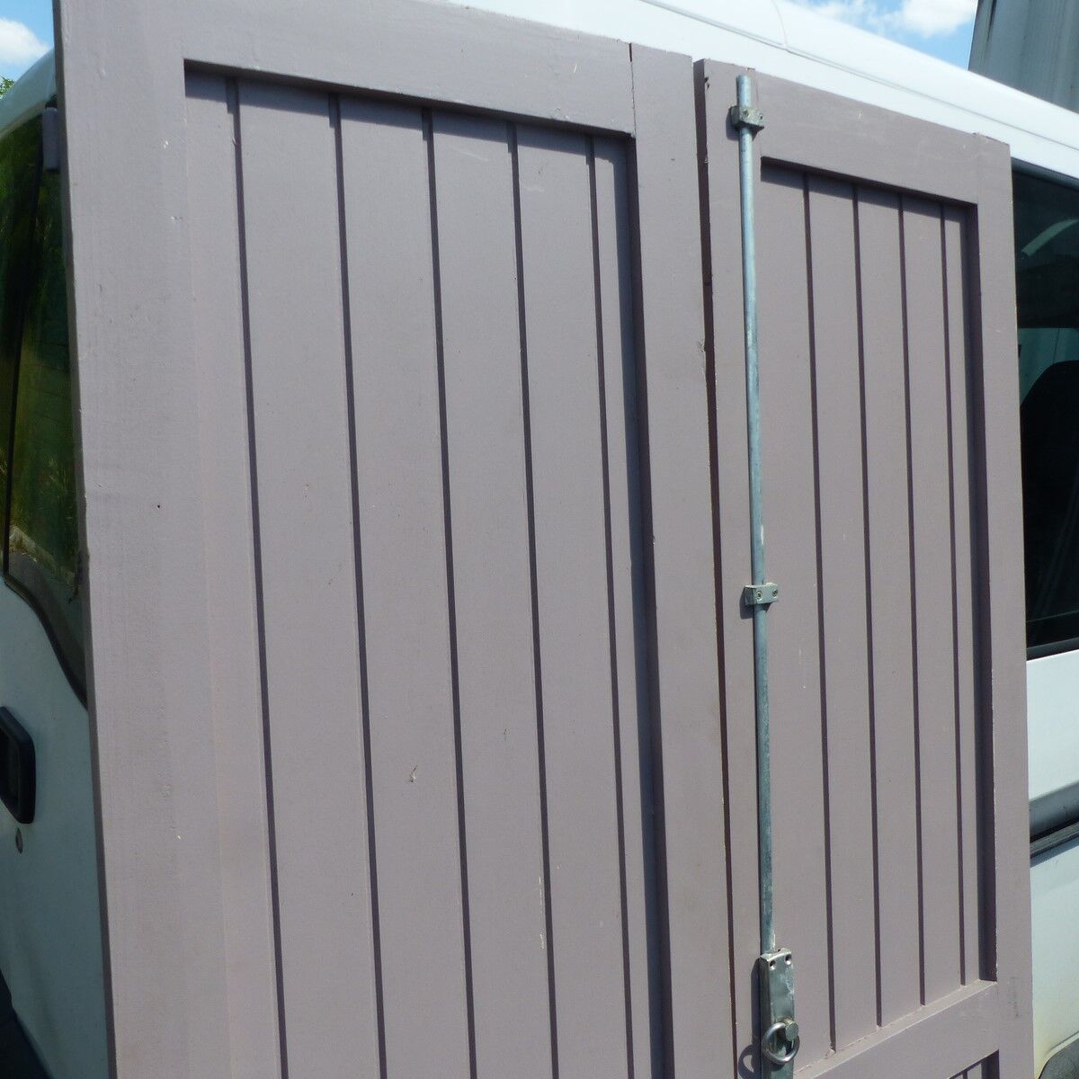 Old wooden doors 2 flaps