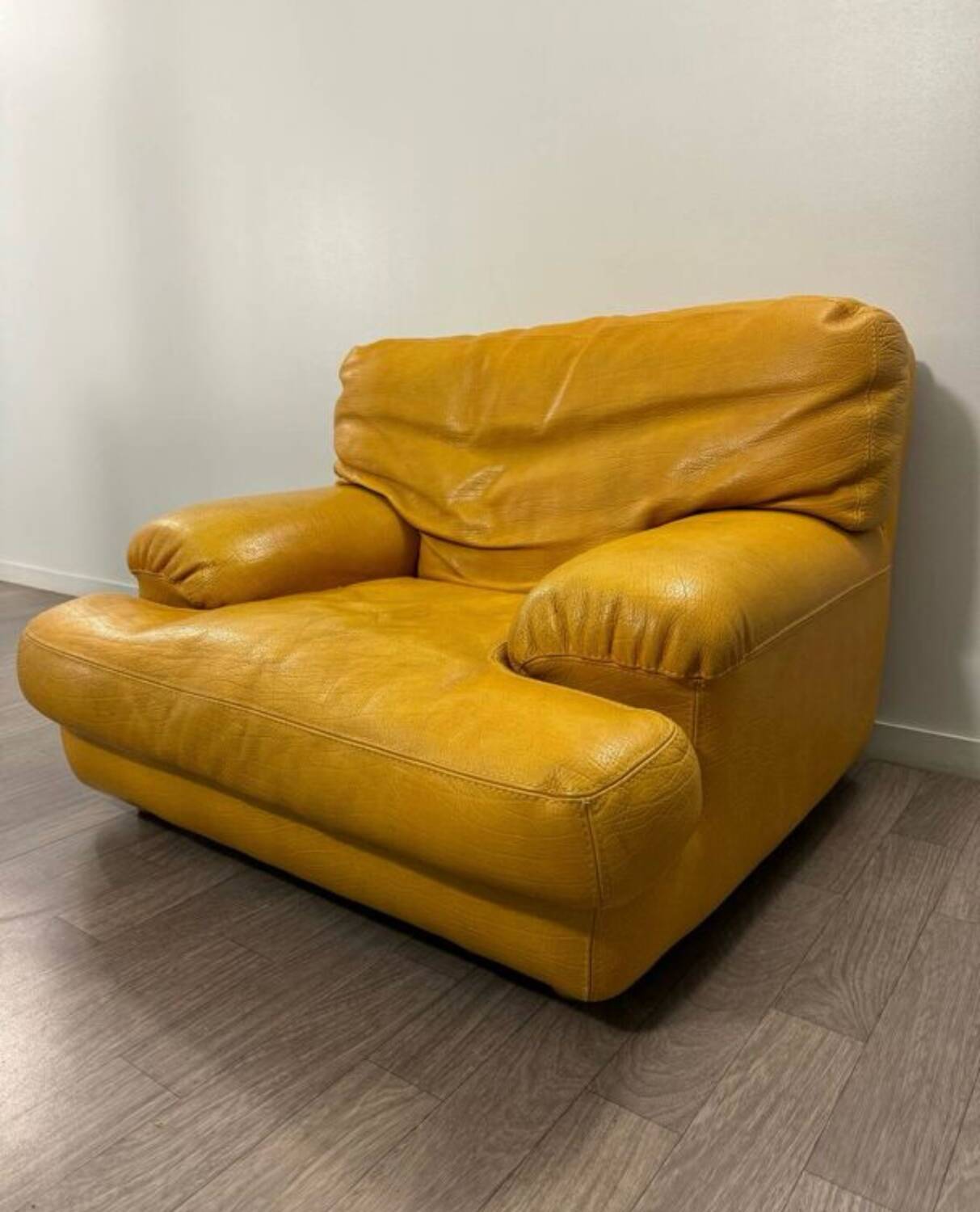 Rochebobois yellow leather armchair from the 80s/90s