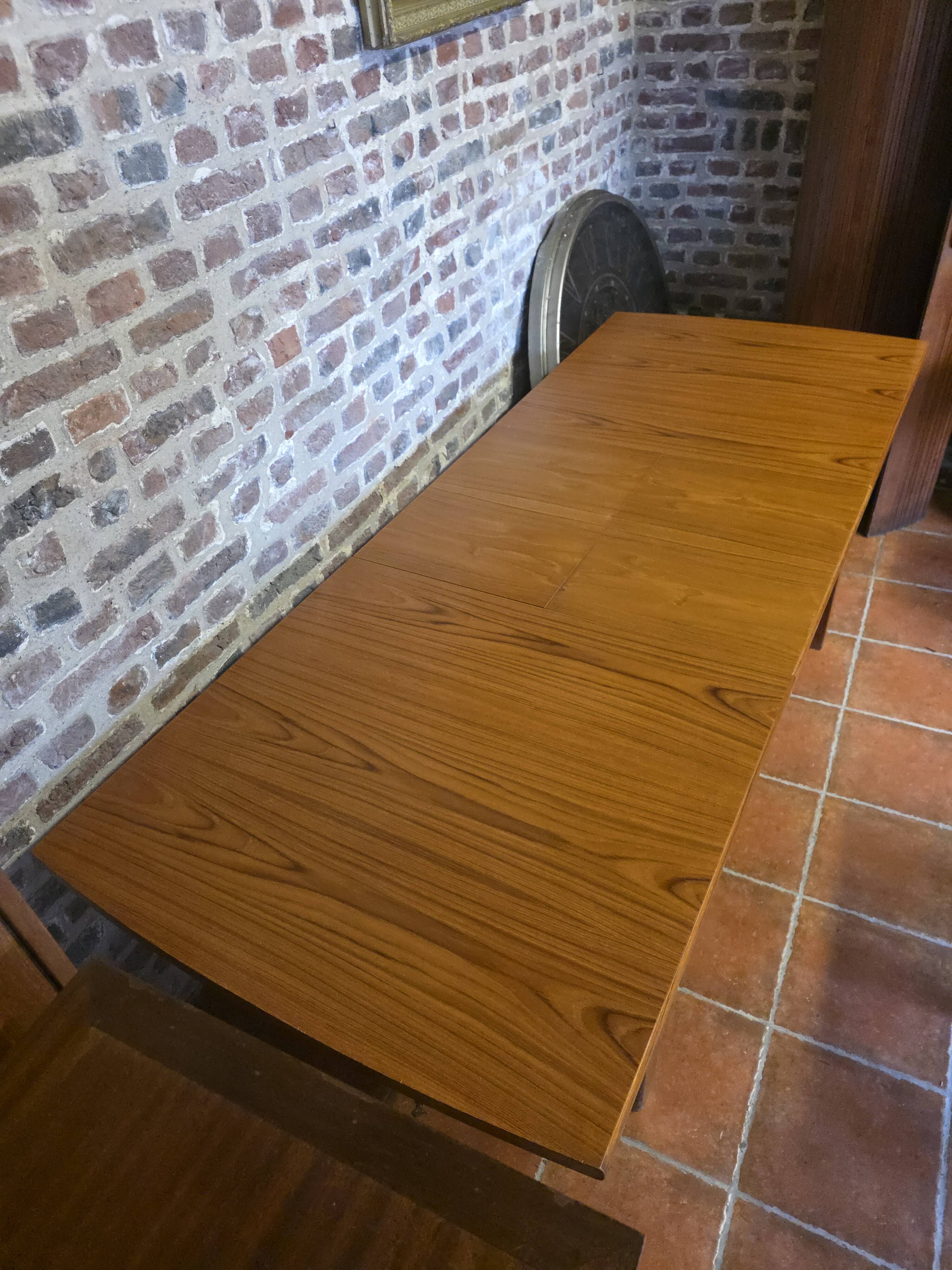 Table scandinave extensible en teck des années 60