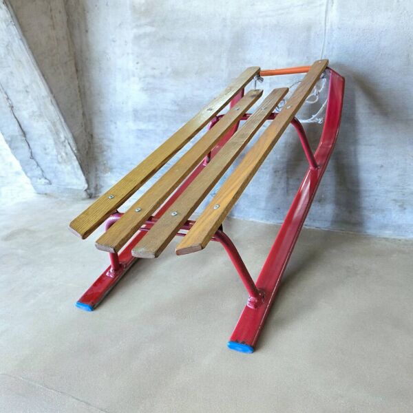 Luge Traîneau vintage en bois et métal – esprit montagne