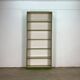 Hoge boekenkast.